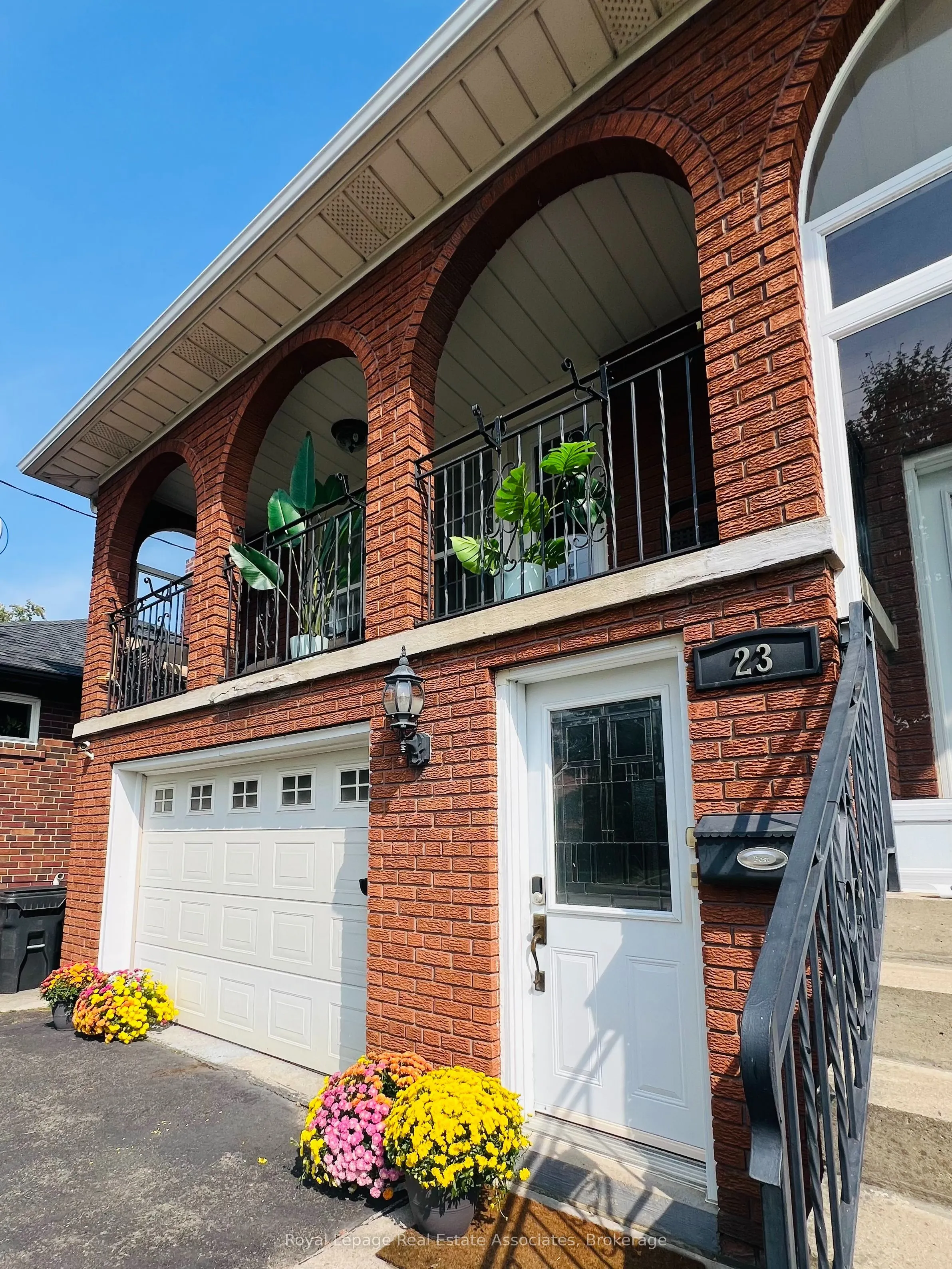 23 Rosemeade Avenue