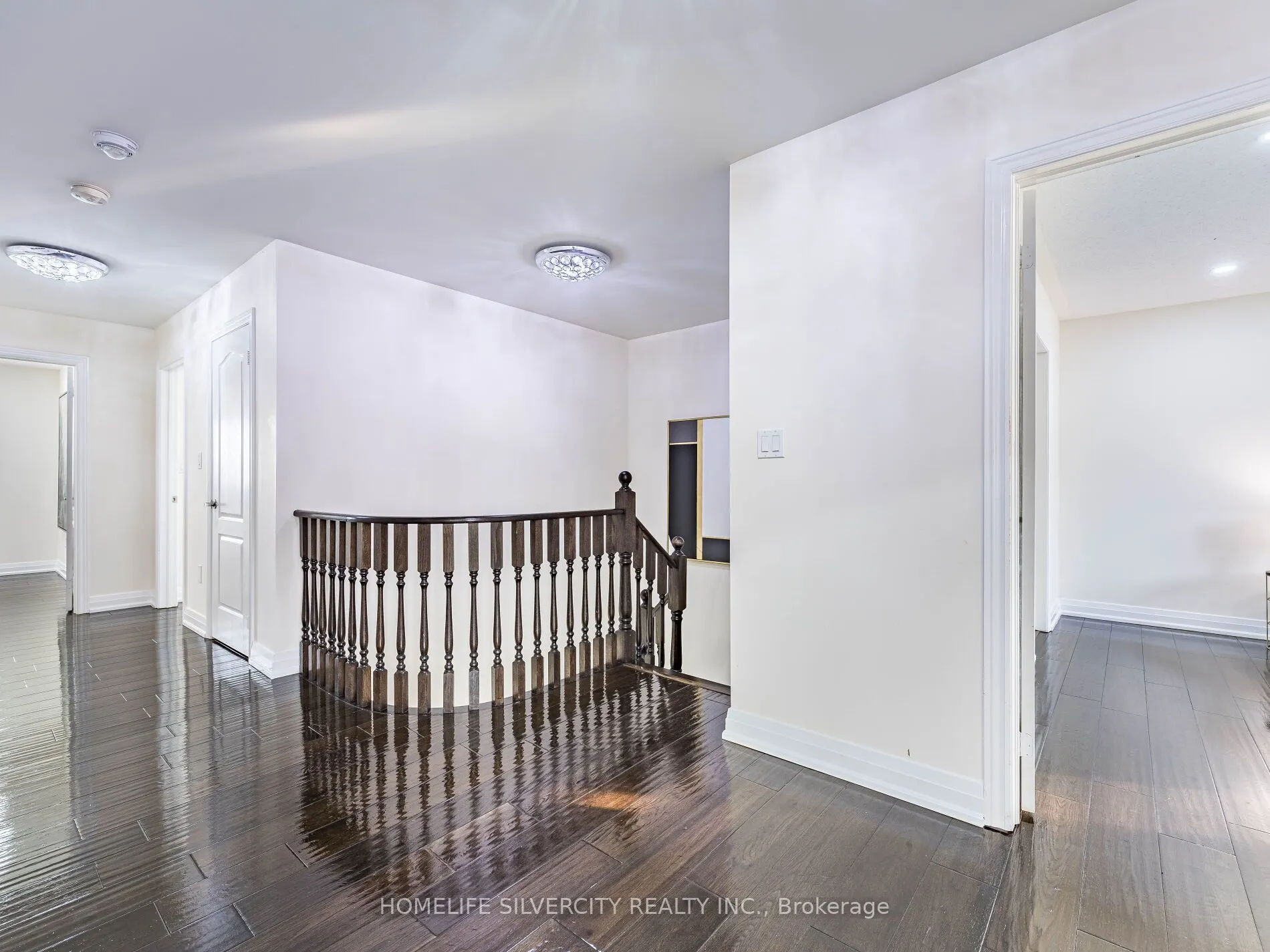 16 Cloncurry Street E