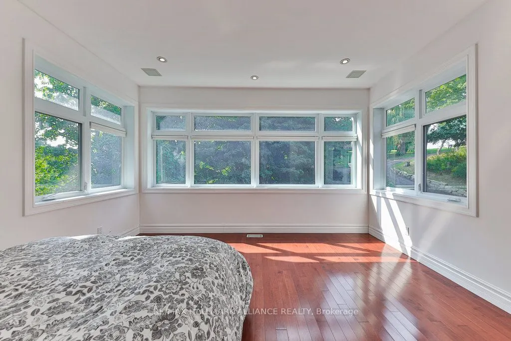 1200 Bronte Road