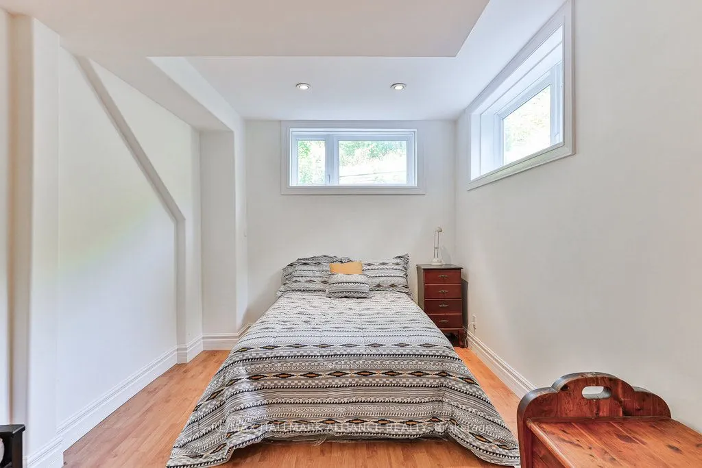 1200 Bronte Road