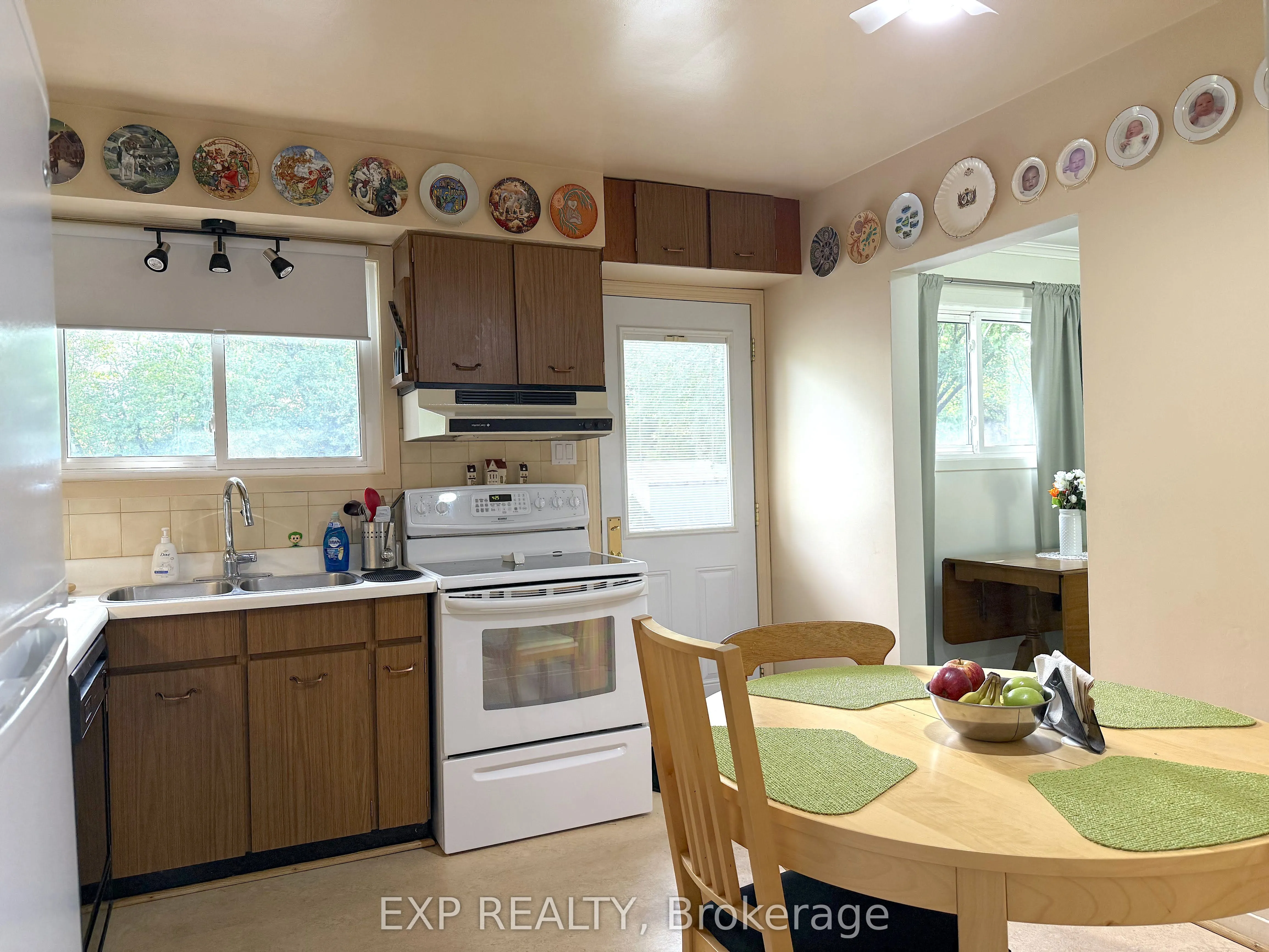 1232 Gainsborough Drive