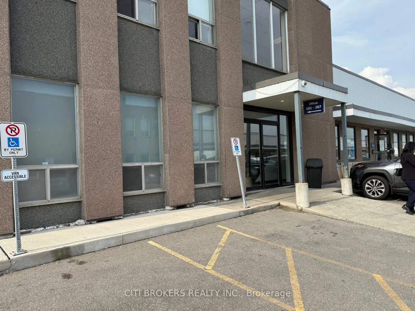 2465 Cawthra Road, #101 (Legal 47L1)