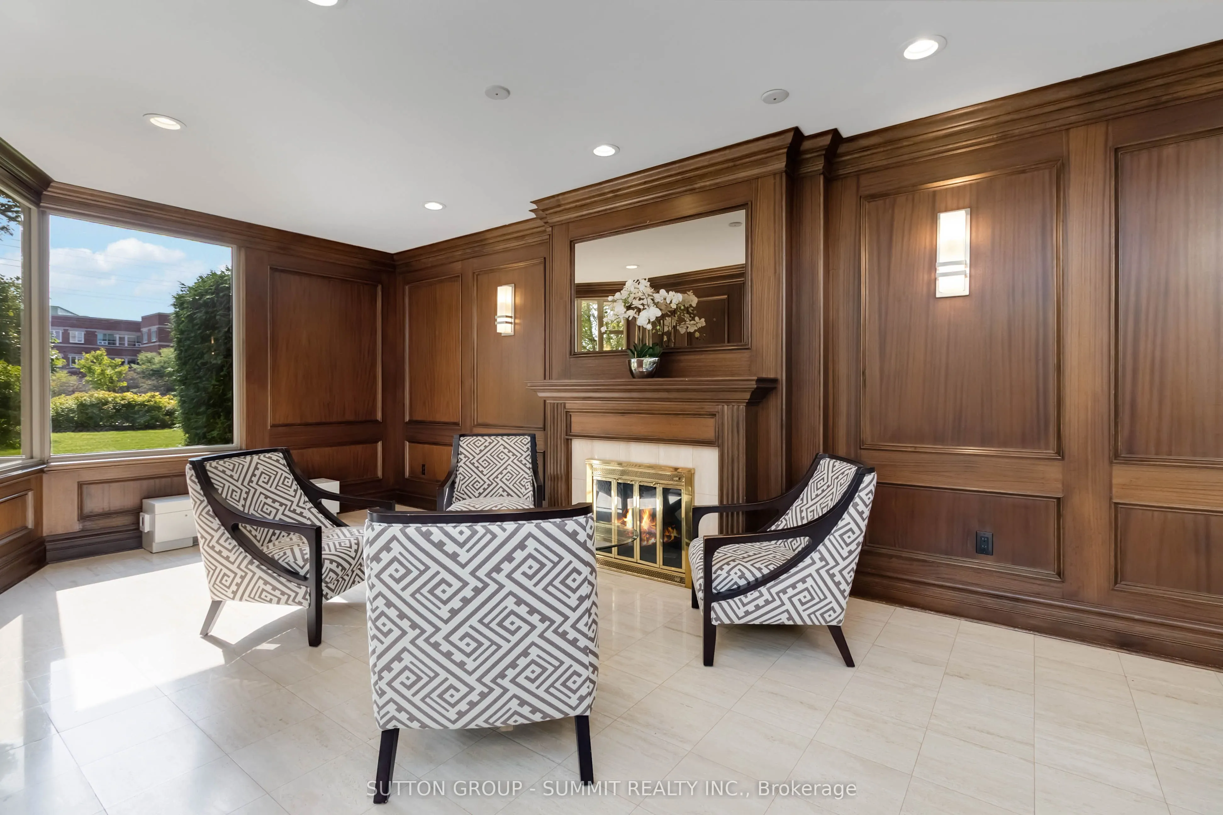 1201 North Shore Boulevard E, #807
