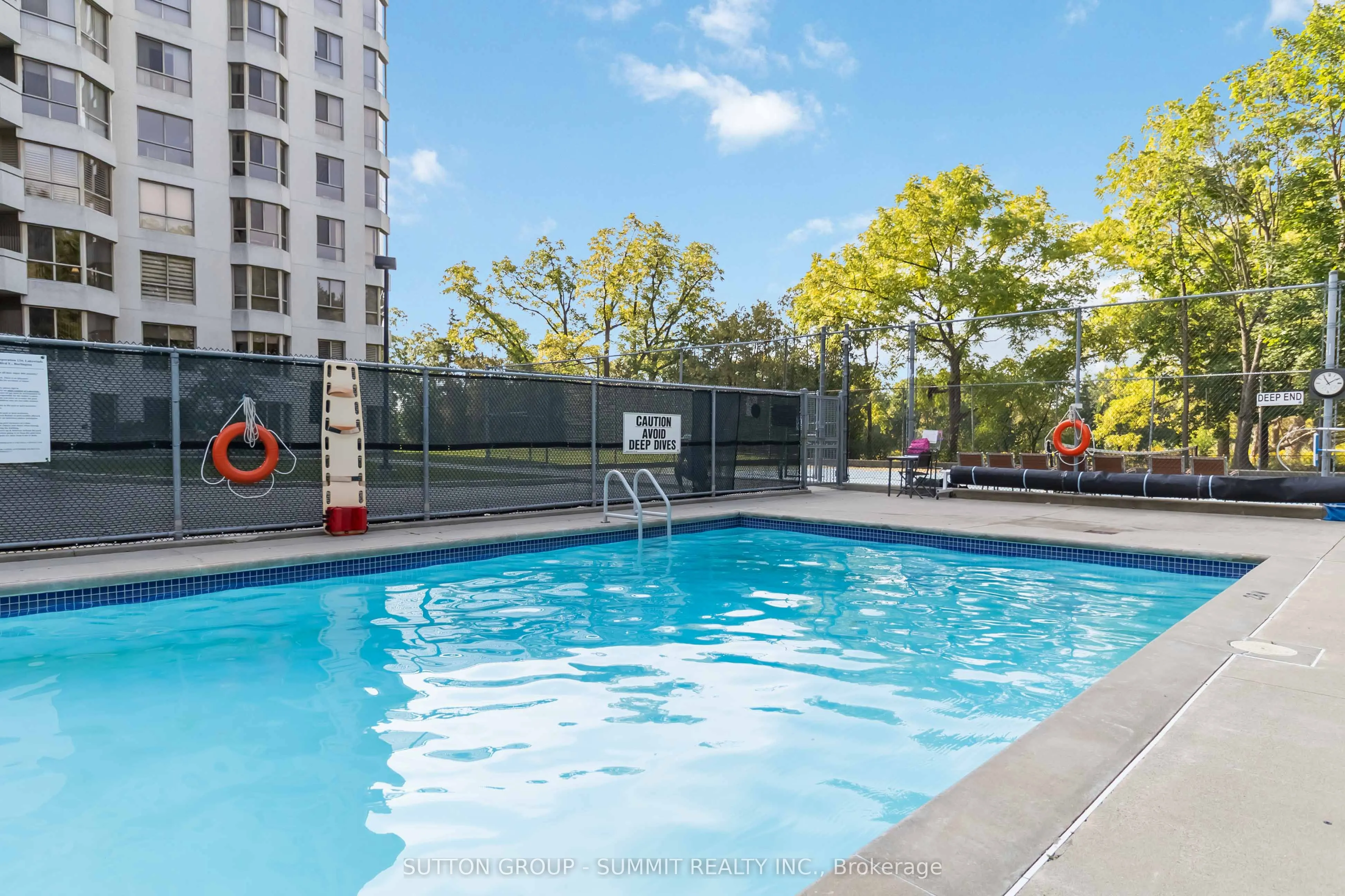 1201 North Shore Boulevard E, #807