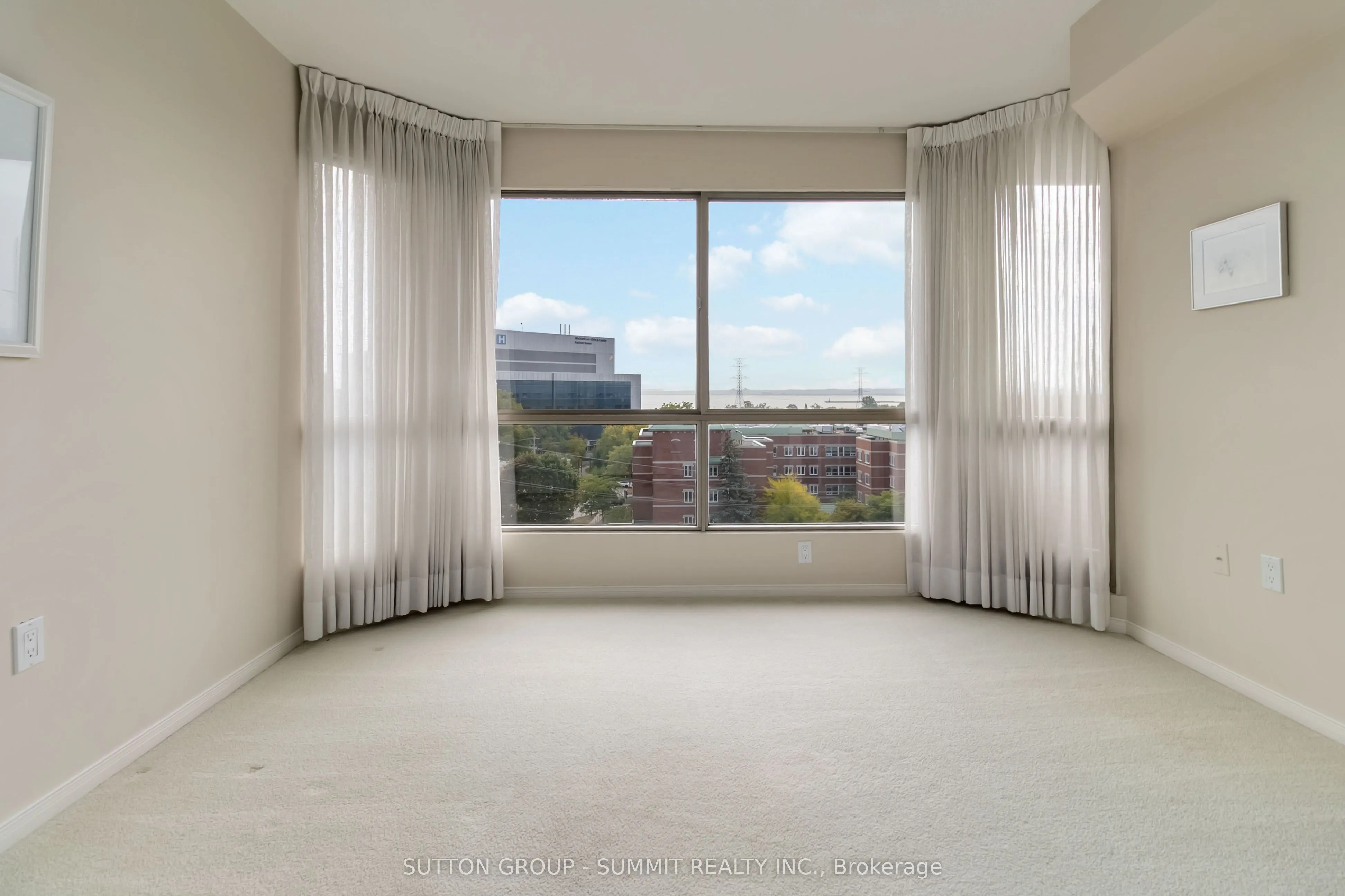 1201 North Shore Boulevard E, #807