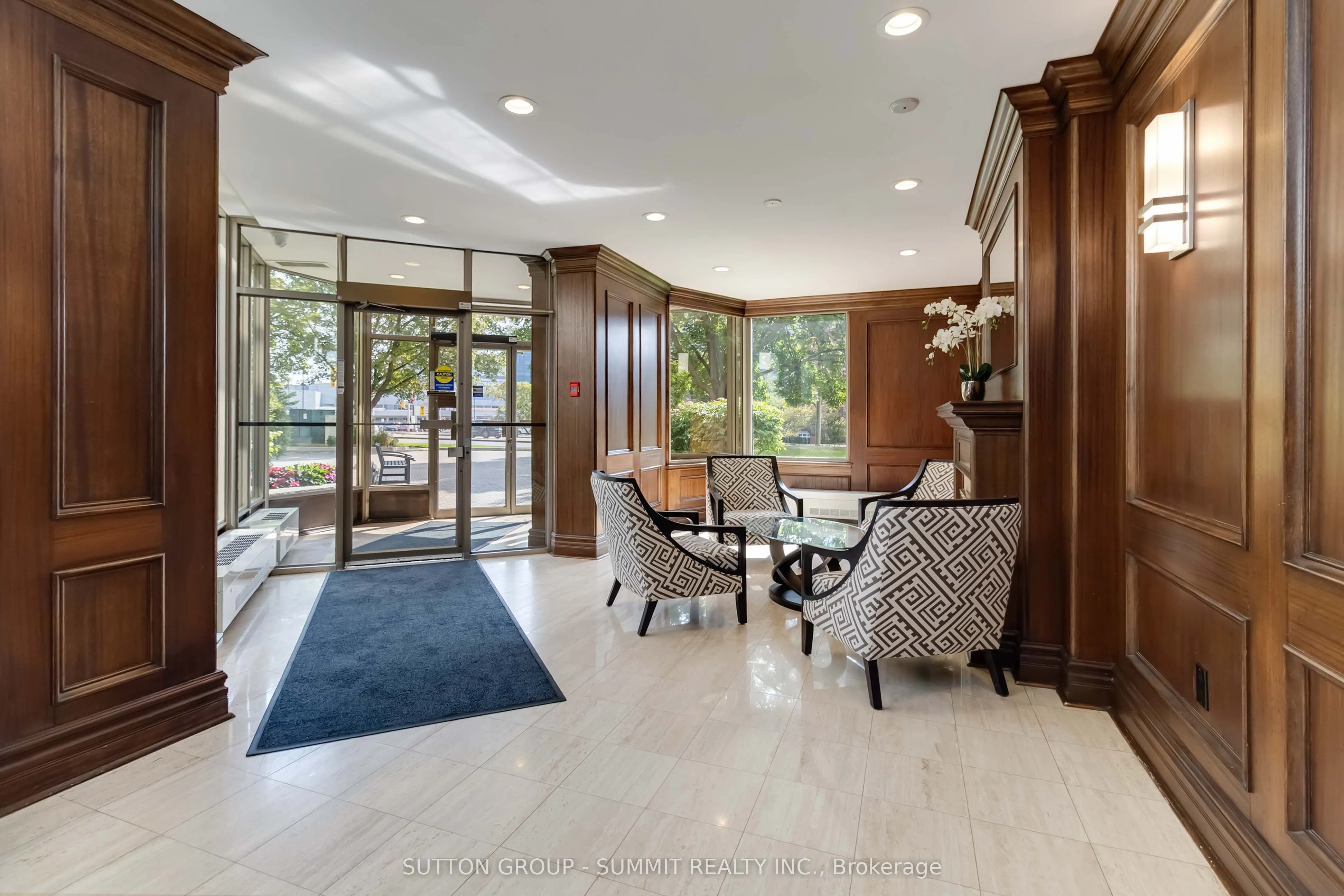 1201 North Shore Boulevard E, #807