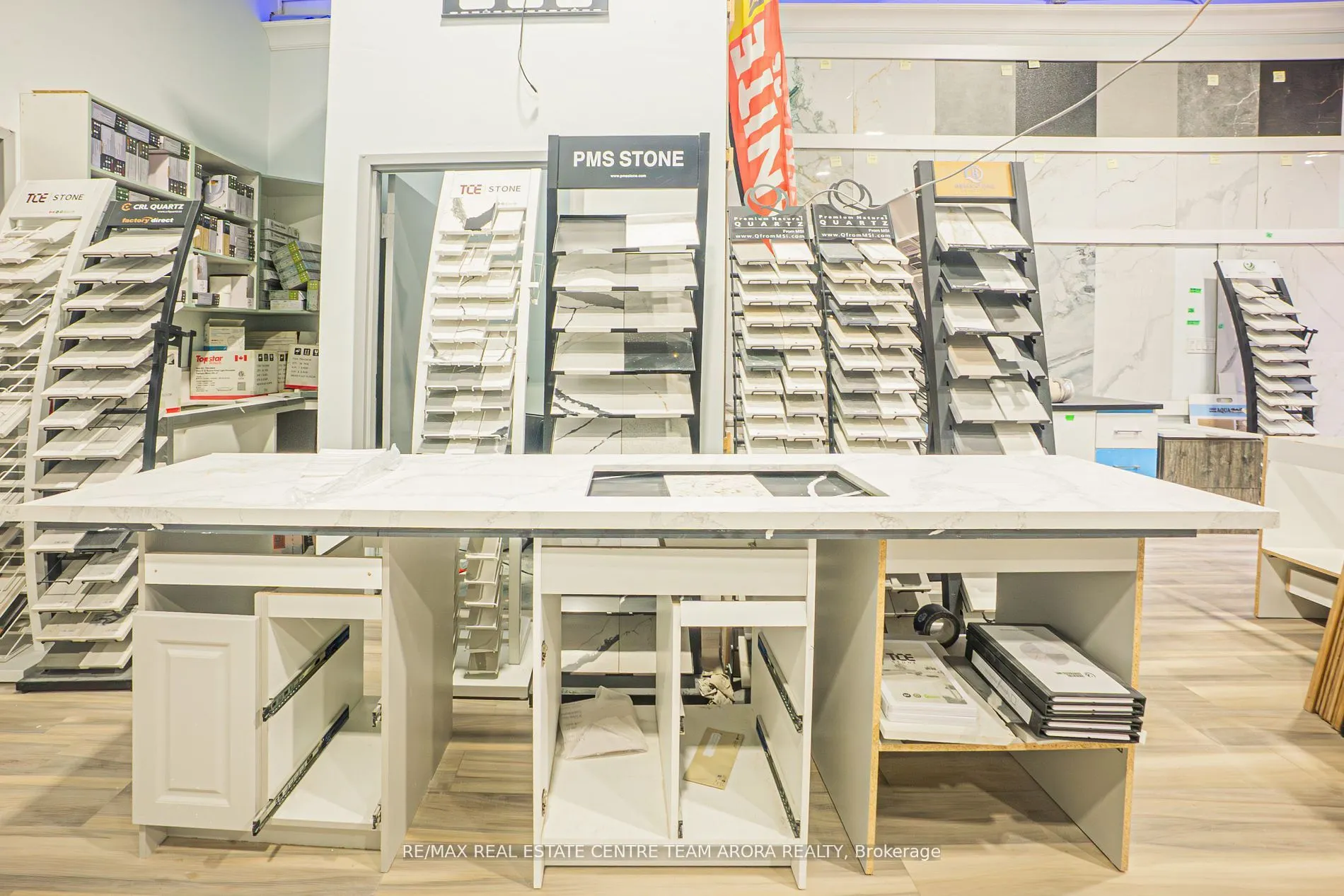 2084 Steeles Avenue E, #13