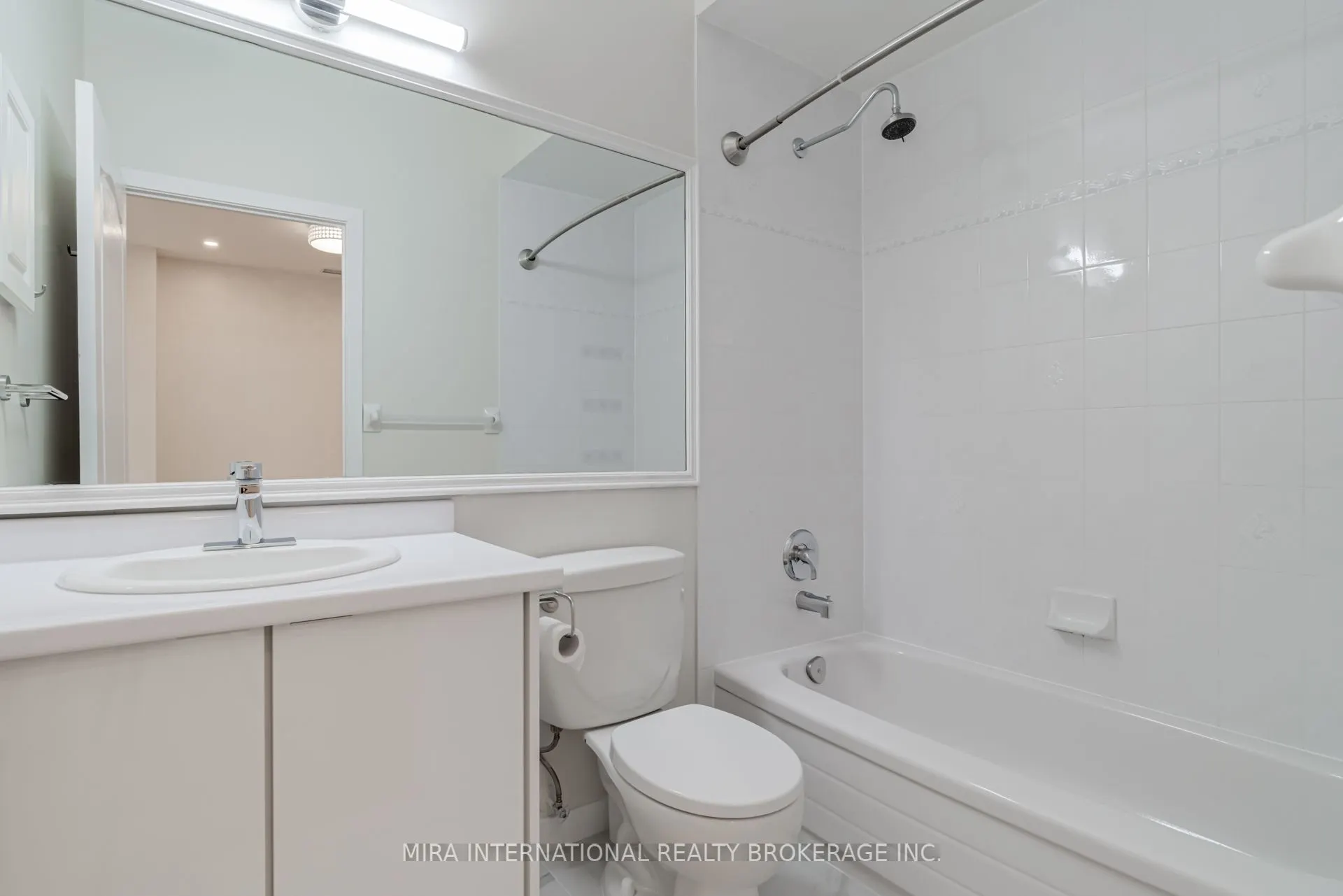 393 King Street W, #810