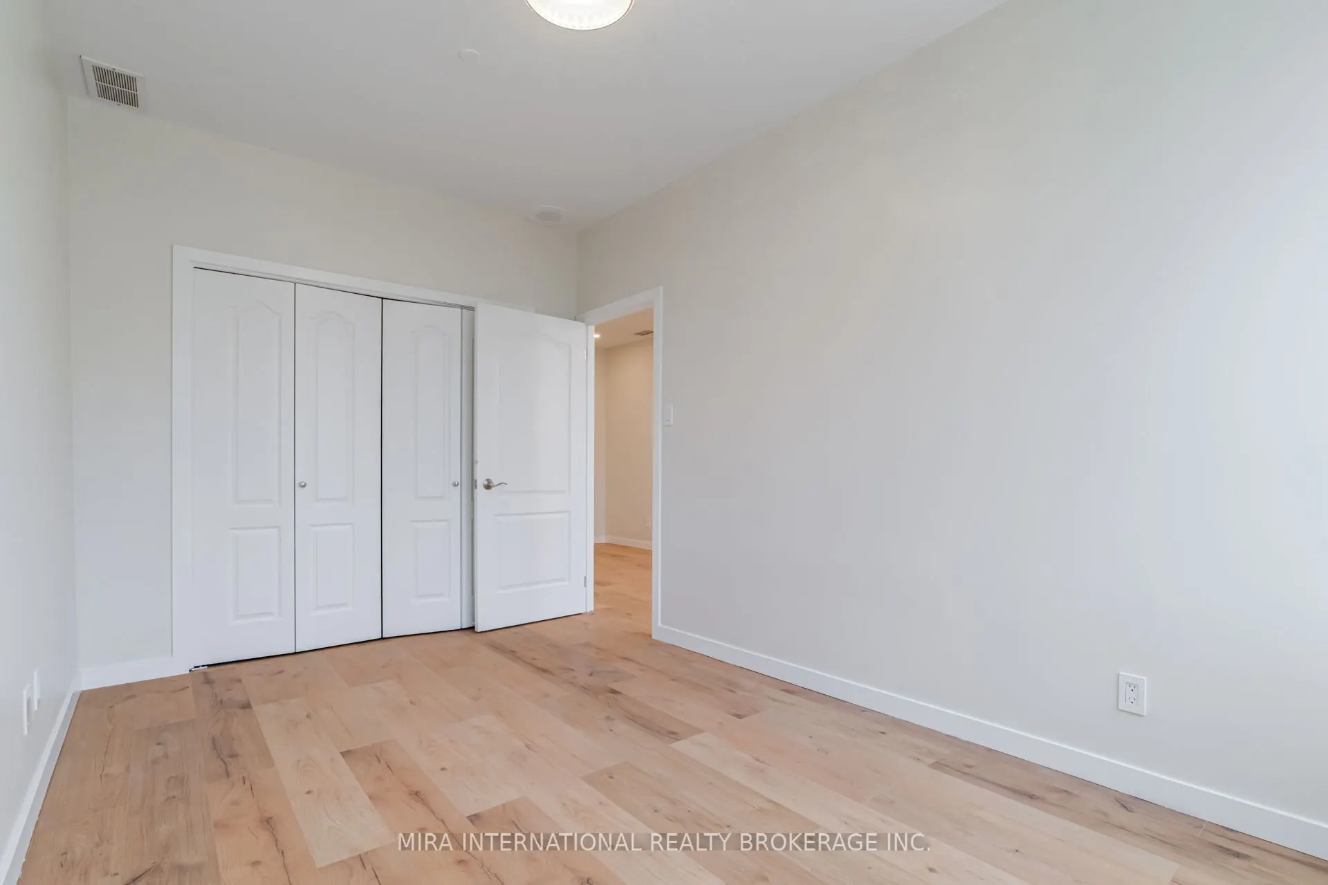 393 King Street W, #810