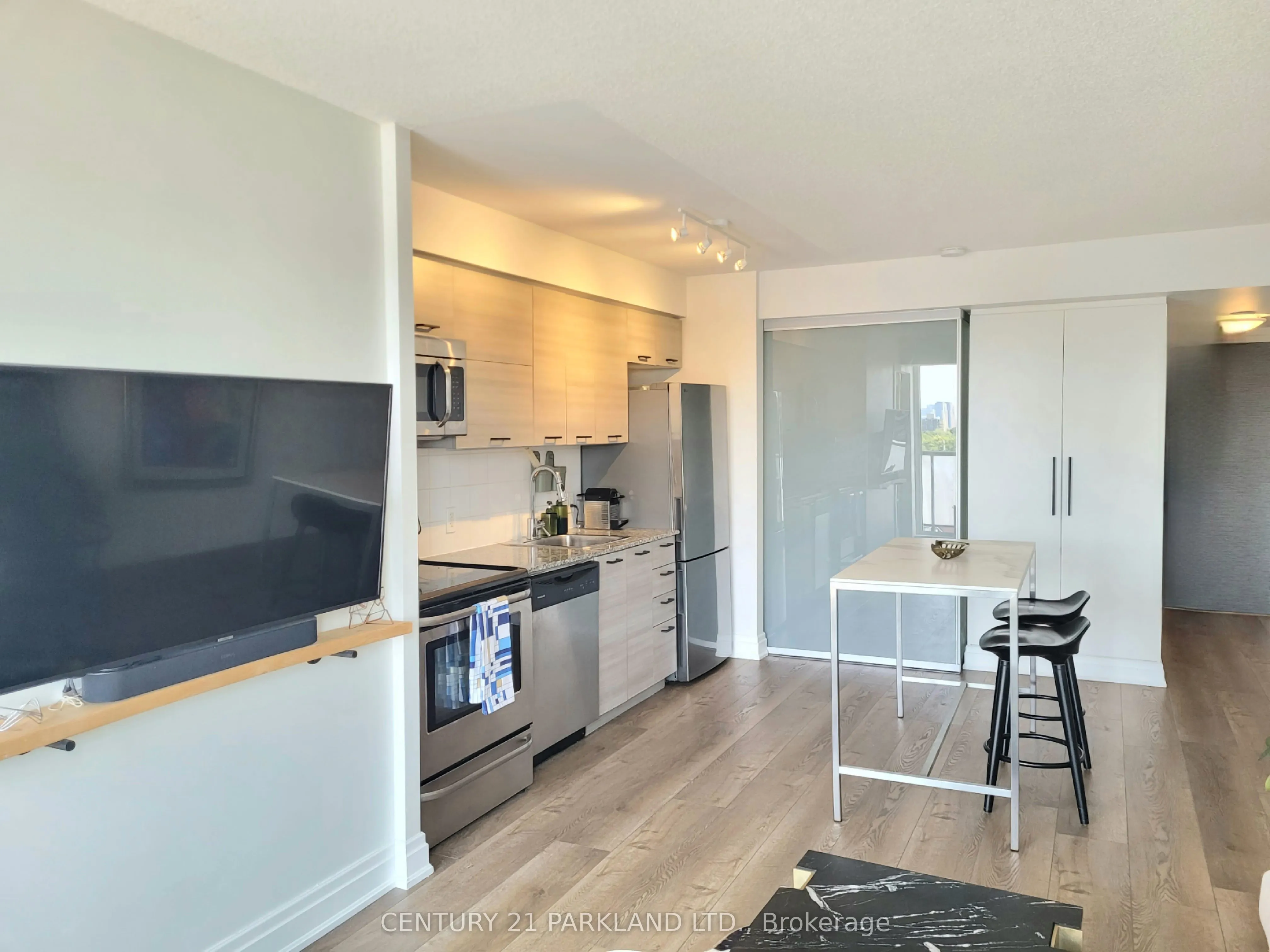 20 Joe Shuster Way, #1215
