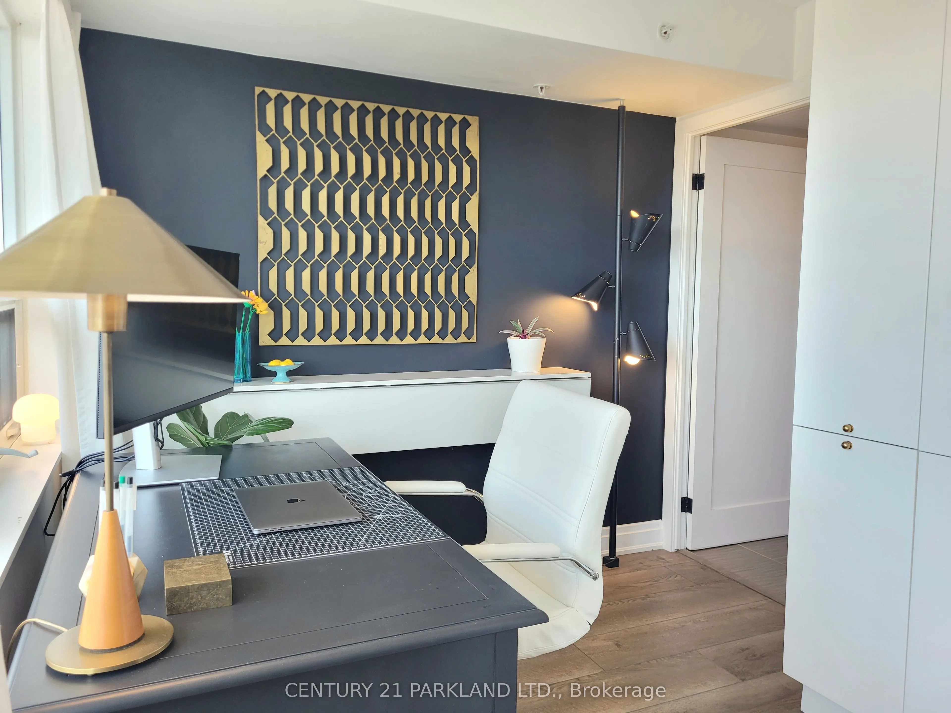20 Joe Shuster Way, #1215