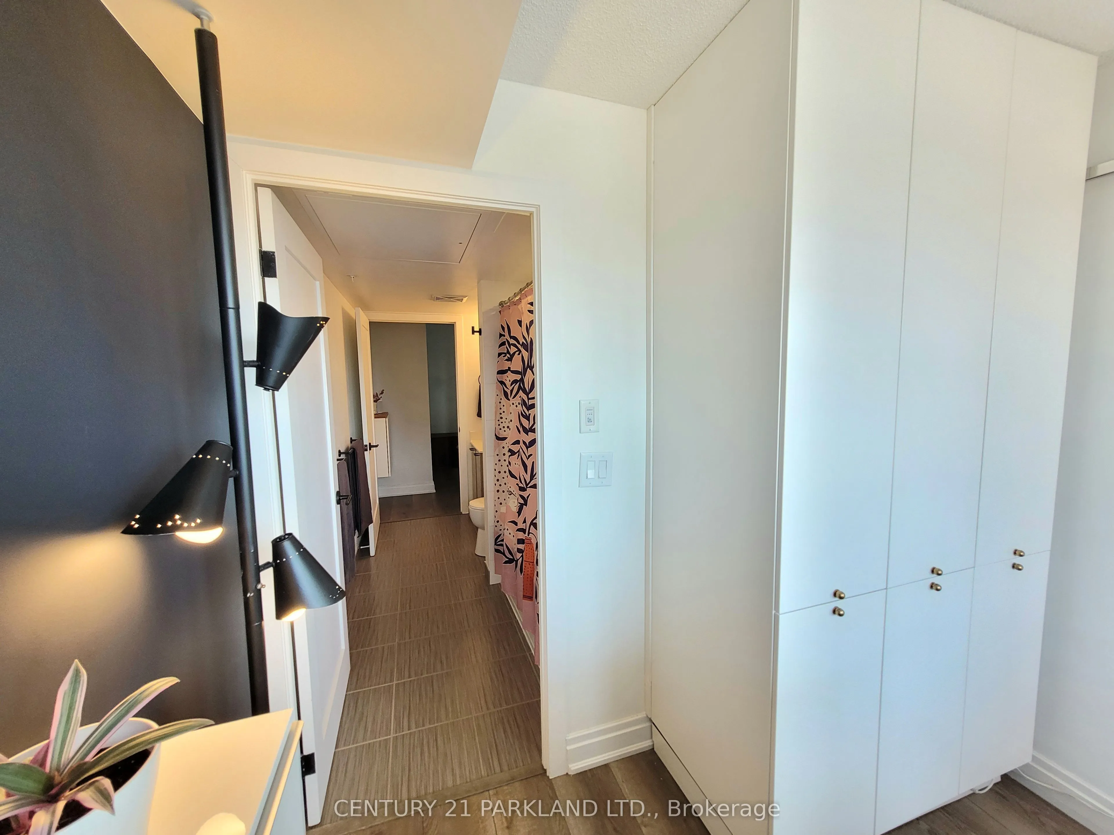 20 Joe Shuster Way, #1215