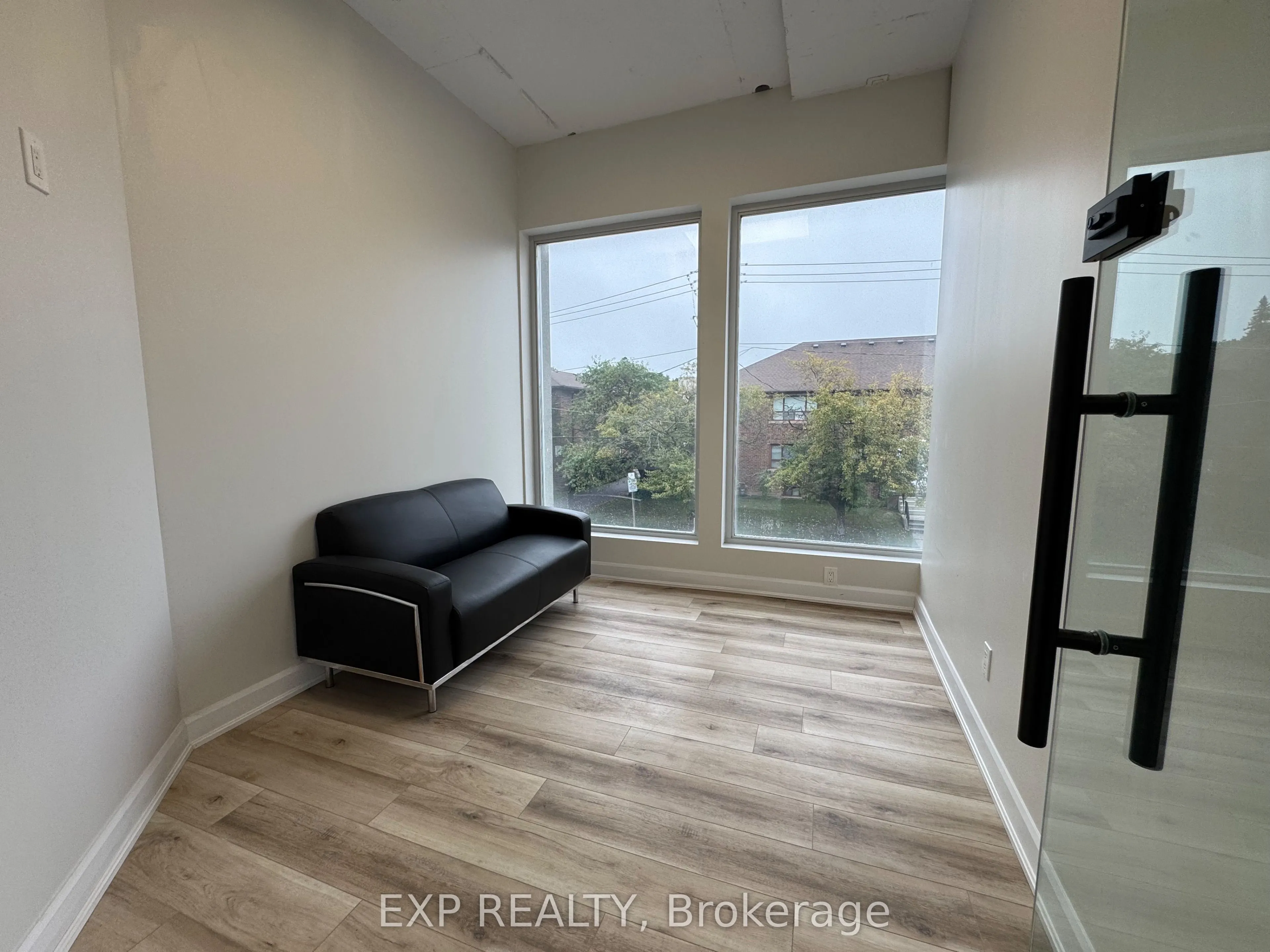 230 Lakeshore Road E, #212