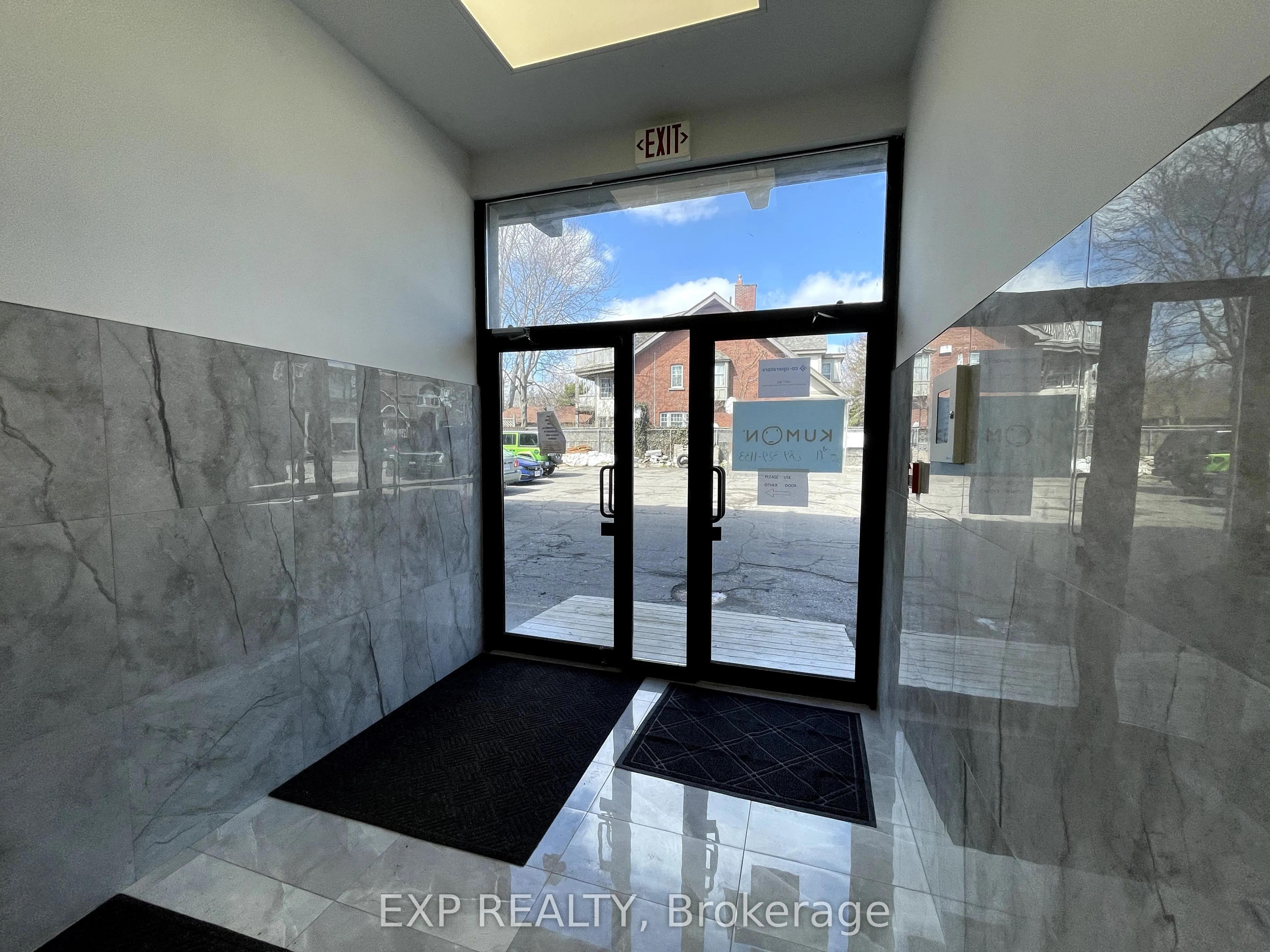 230 Lakeshore Road E, #212