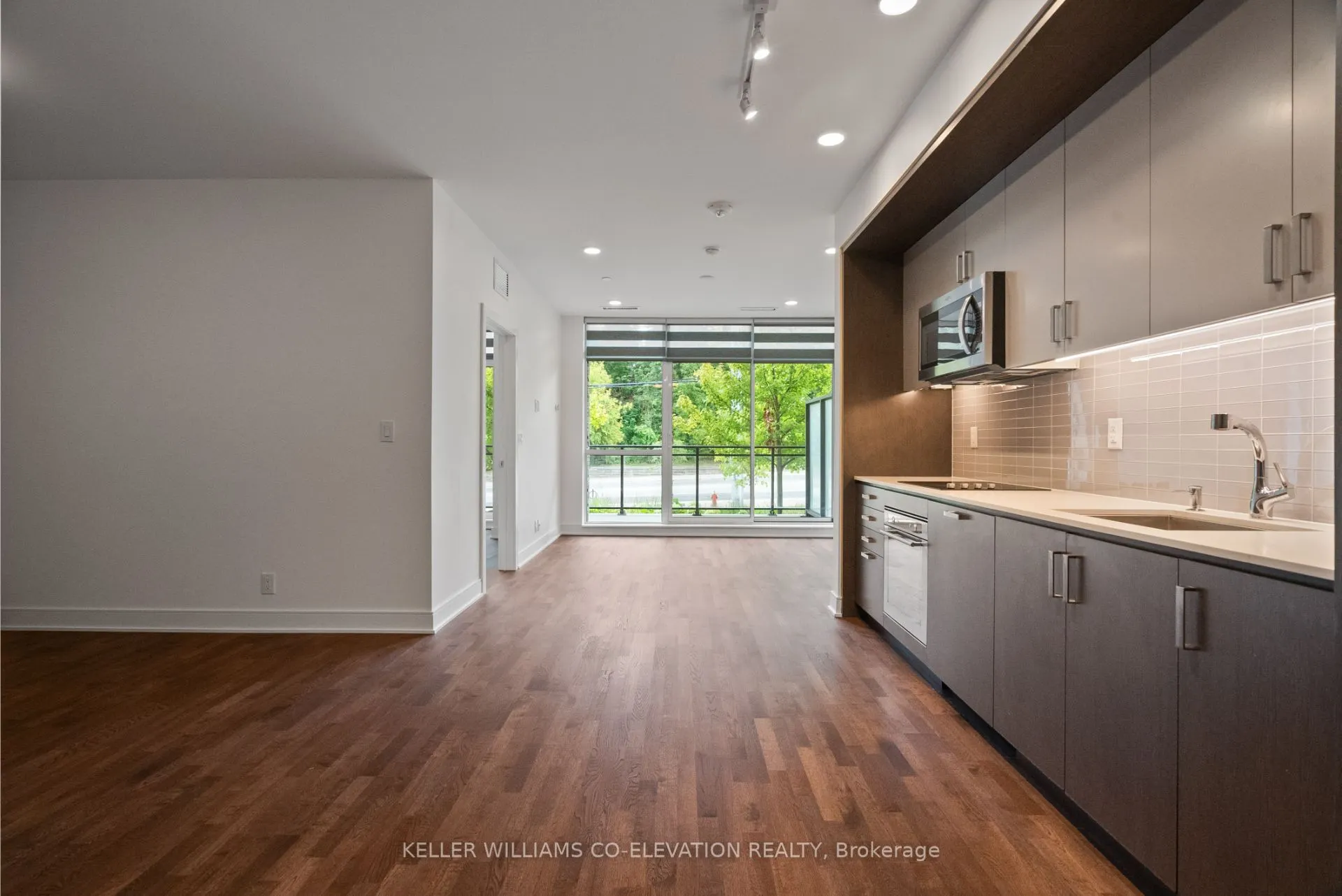 1575 Lakeshore Road W, #G28