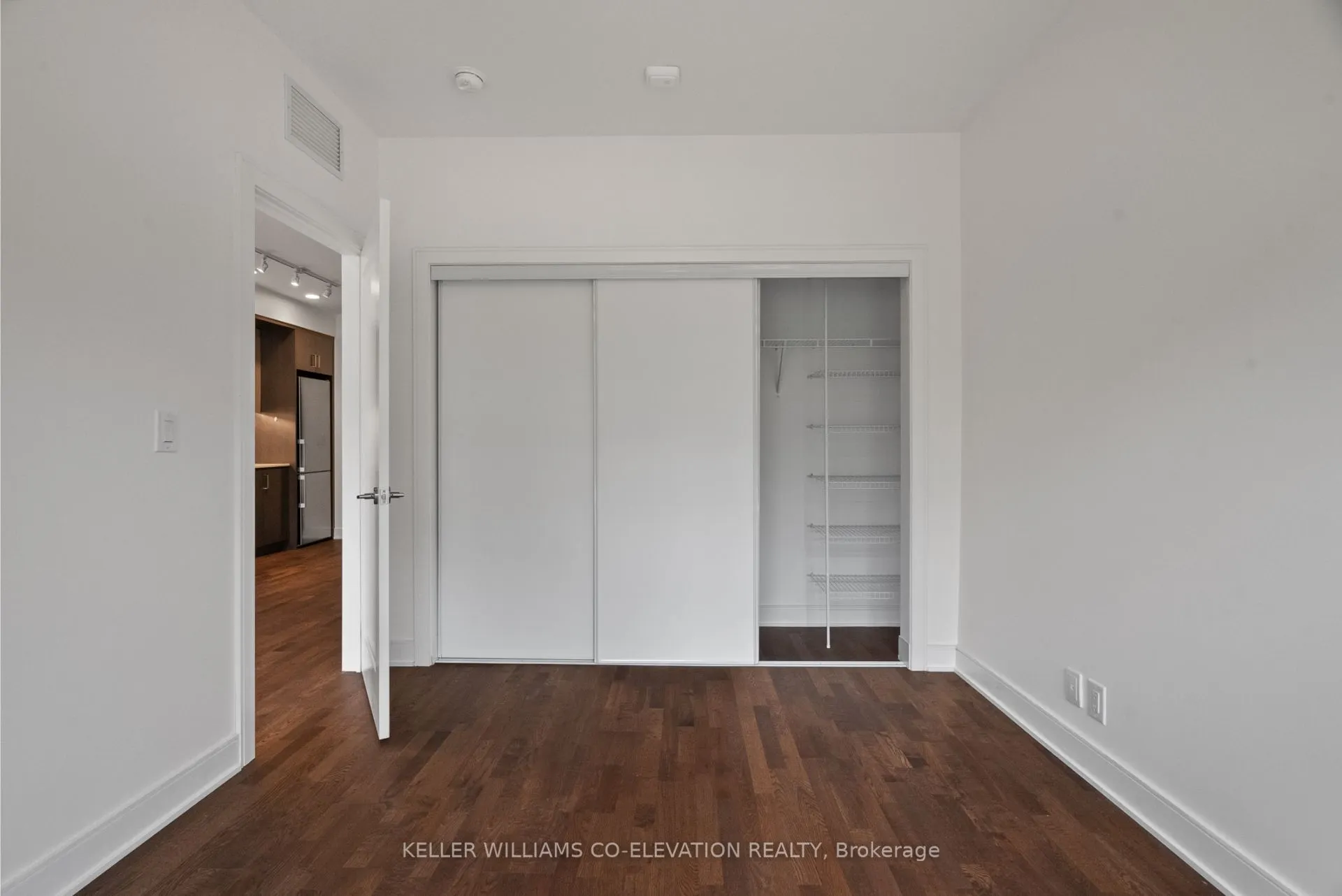 1575 Lakeshore Road W, #G28