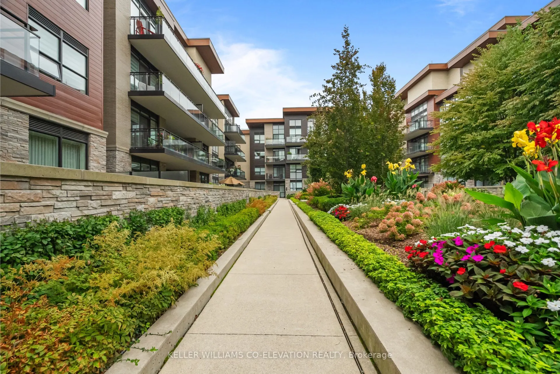 1575 Lakeshore Road W, #G28