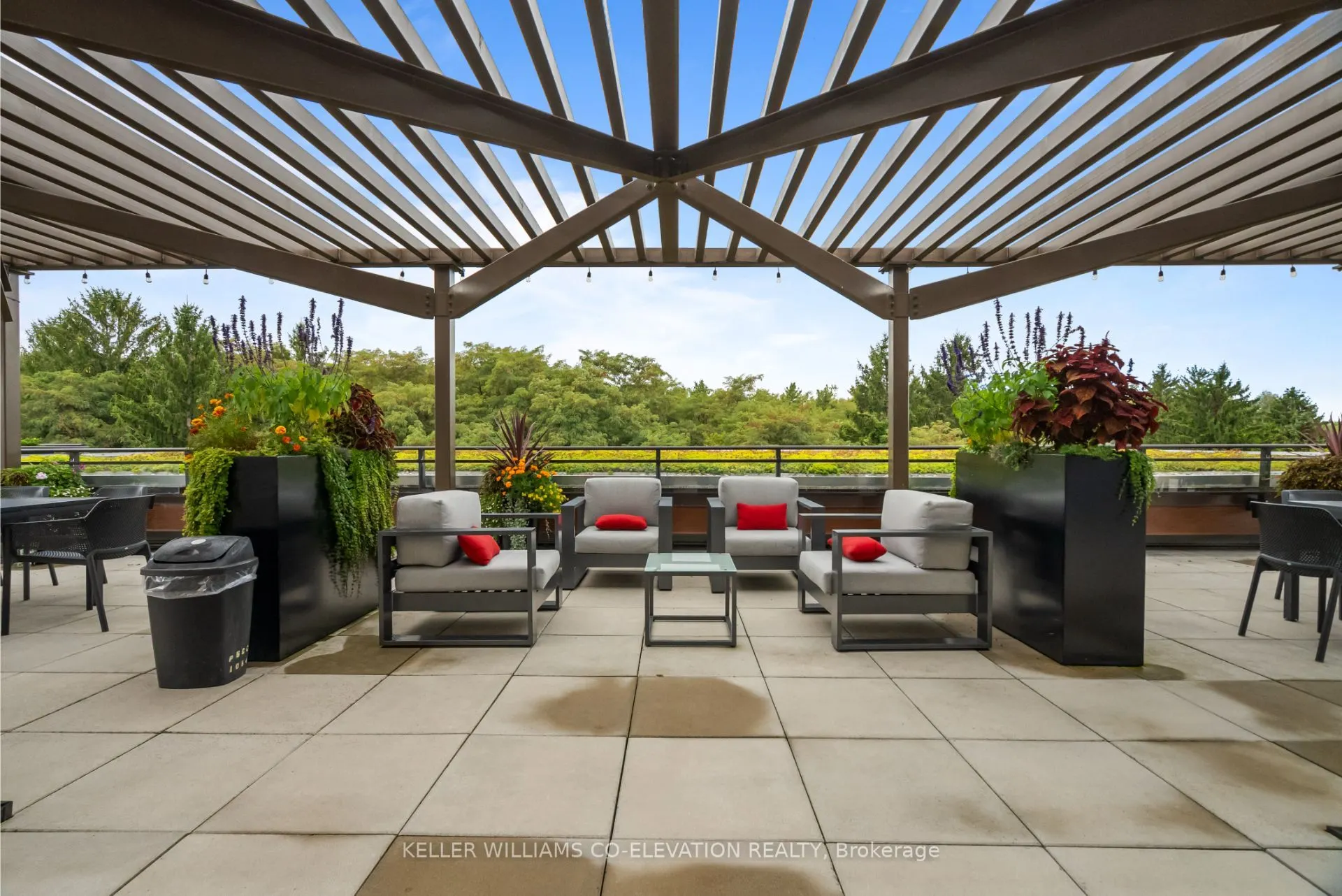 1575 Lakeshore Road W, #G28