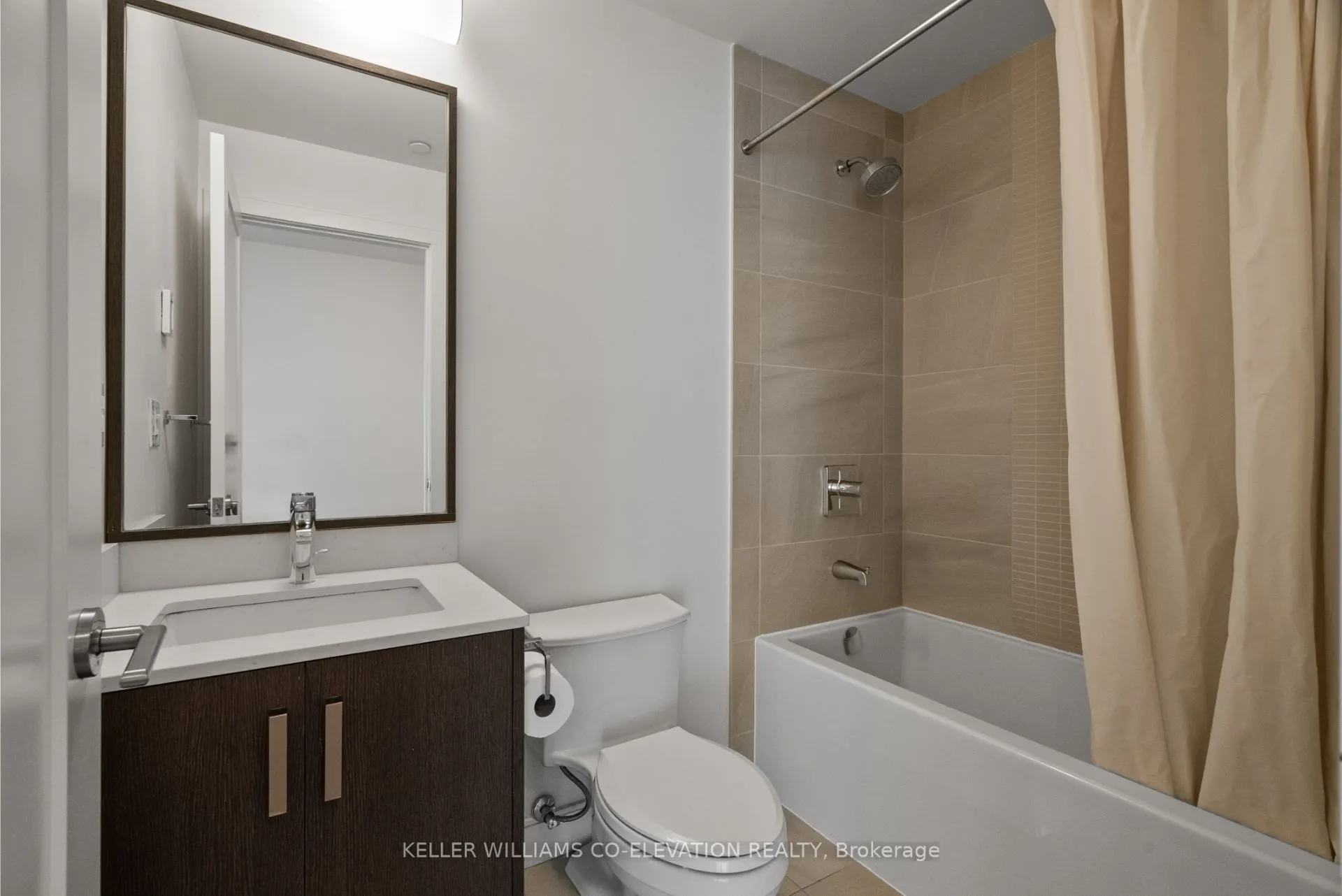 1575 Lakeshore Road W, #G28
