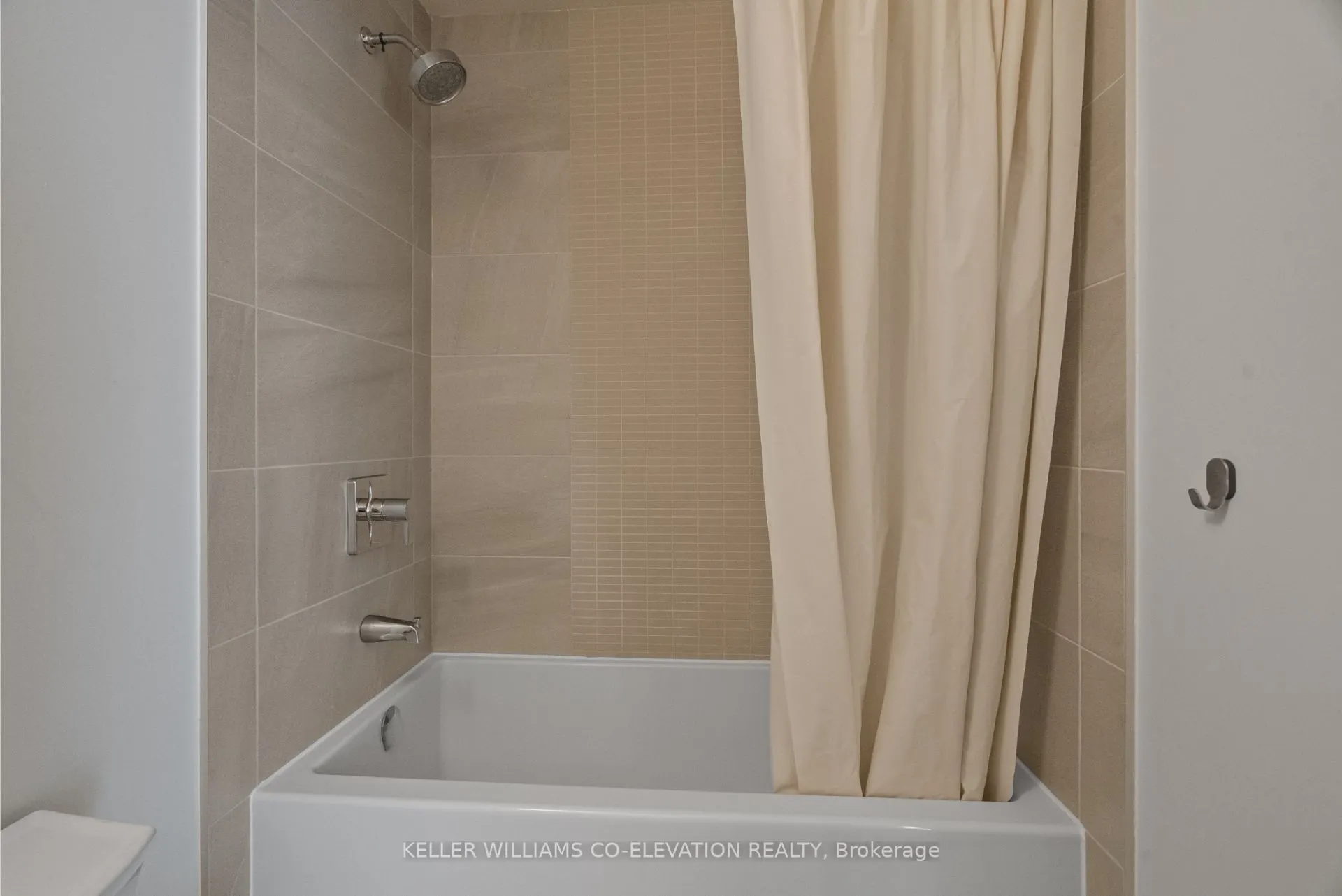 1575 Lakeshore Road W, #G28