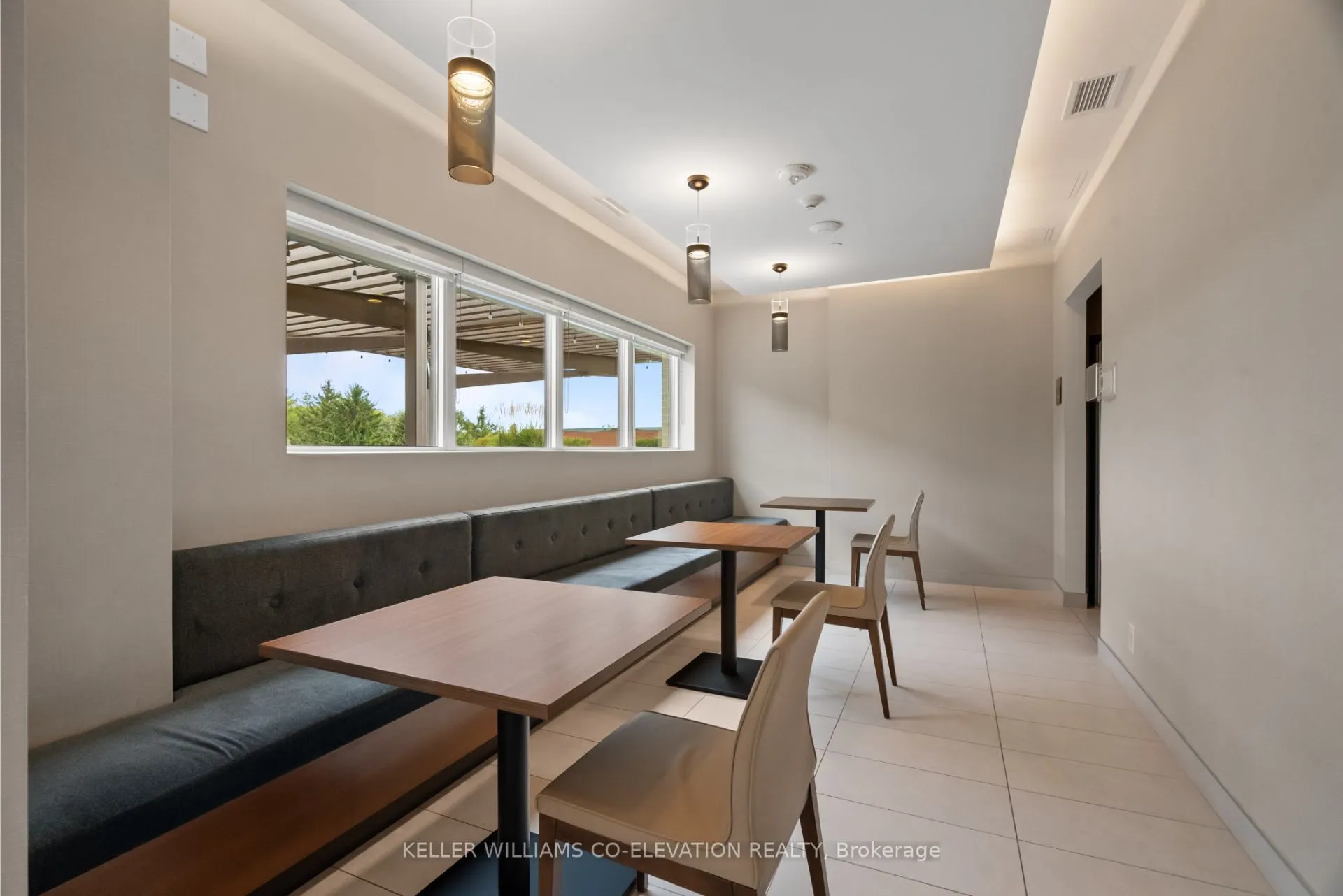 1575 Lakeshore Road W, #G28