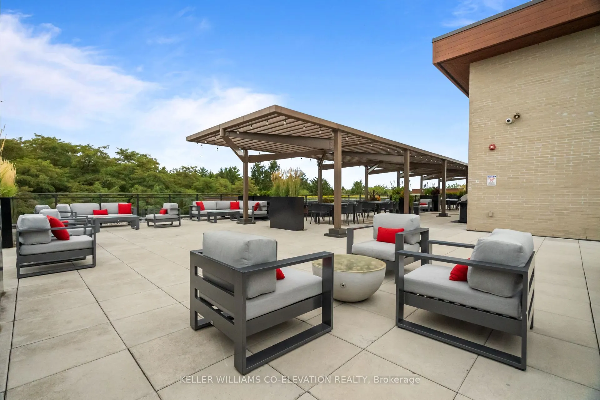 1575 Lakeshore Road W, #G28