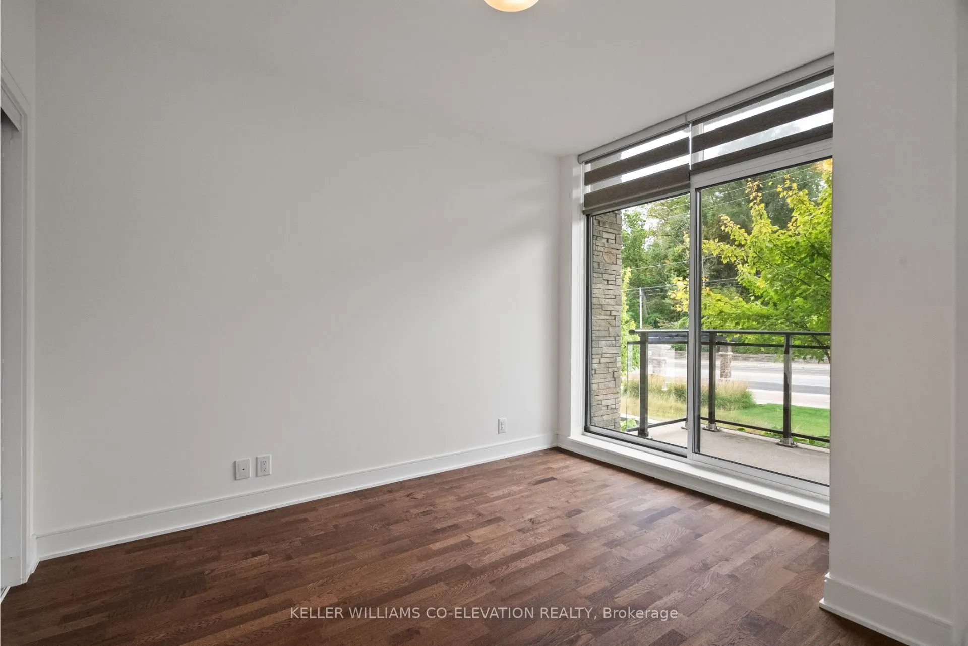 1575 Lakeshore Road W, #G28