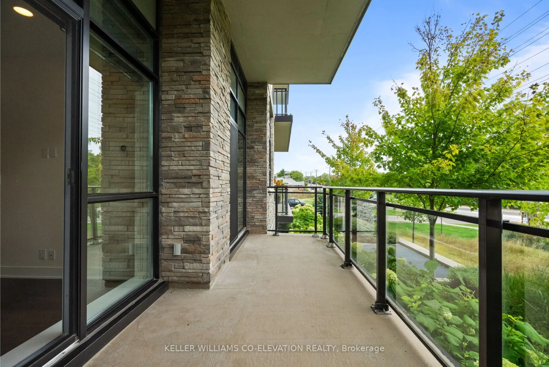 1575 Lakeshore Road W, #G28