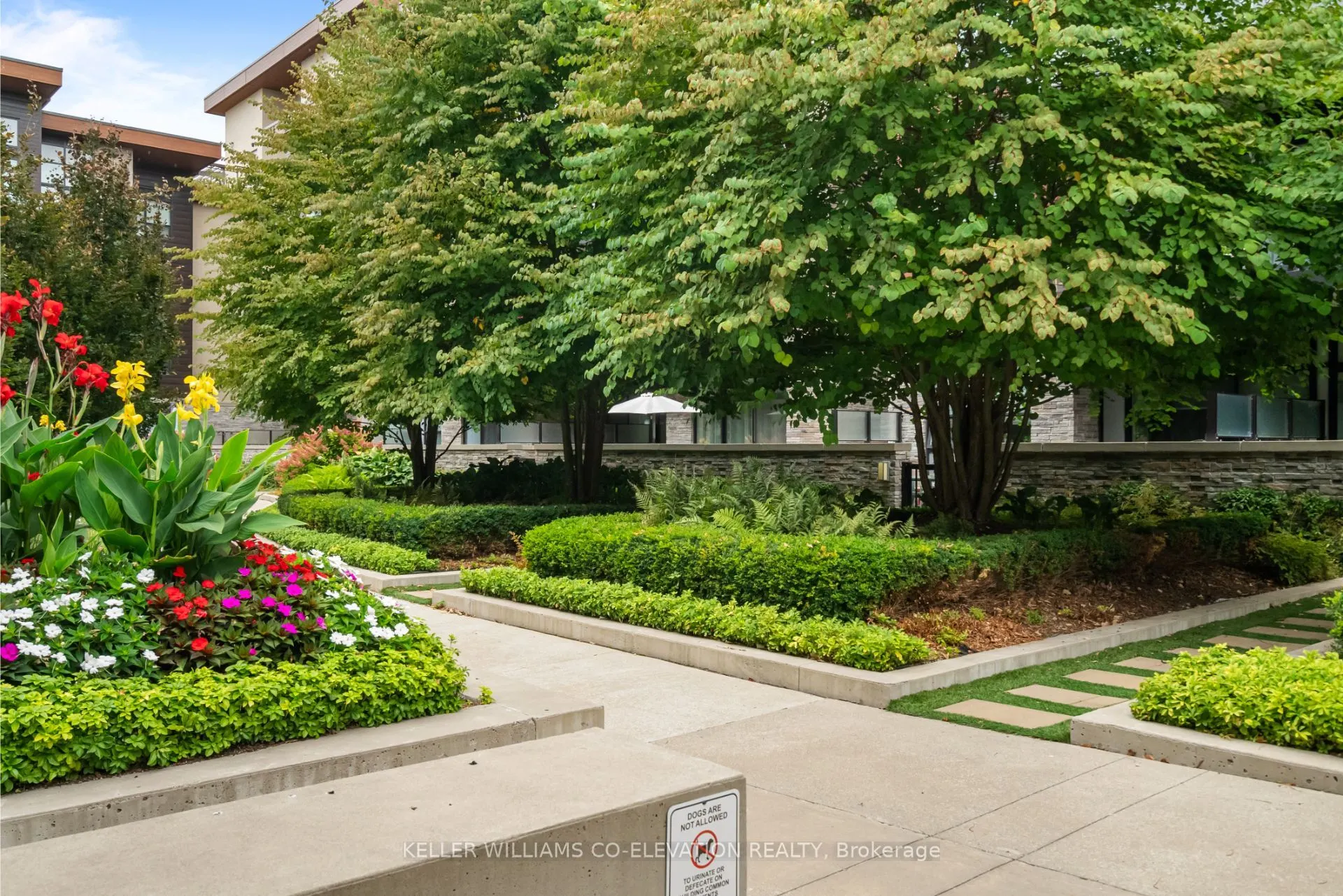 1575 Lakeshore Road W, #G28