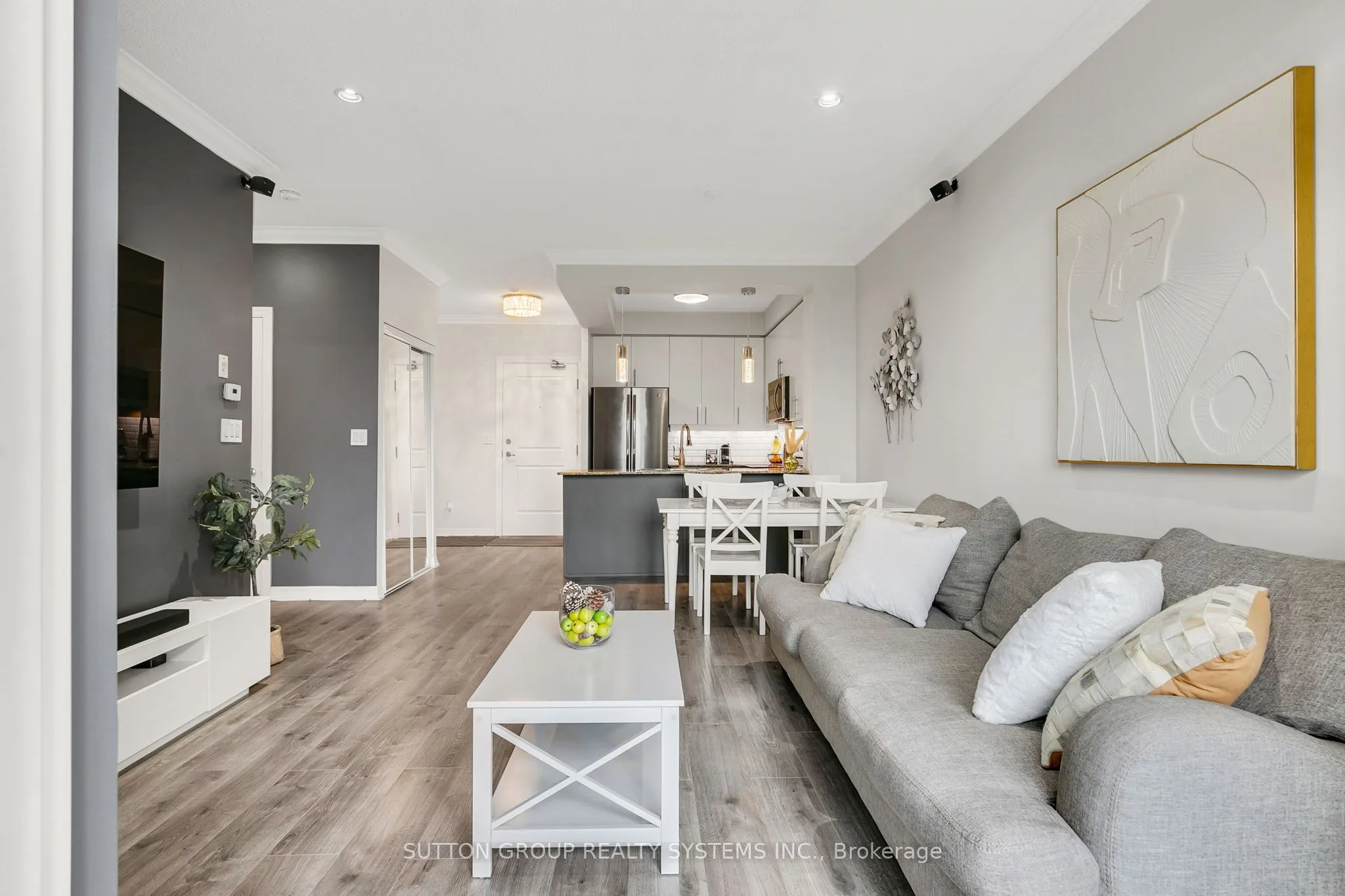 245 Dalesford Road, #303