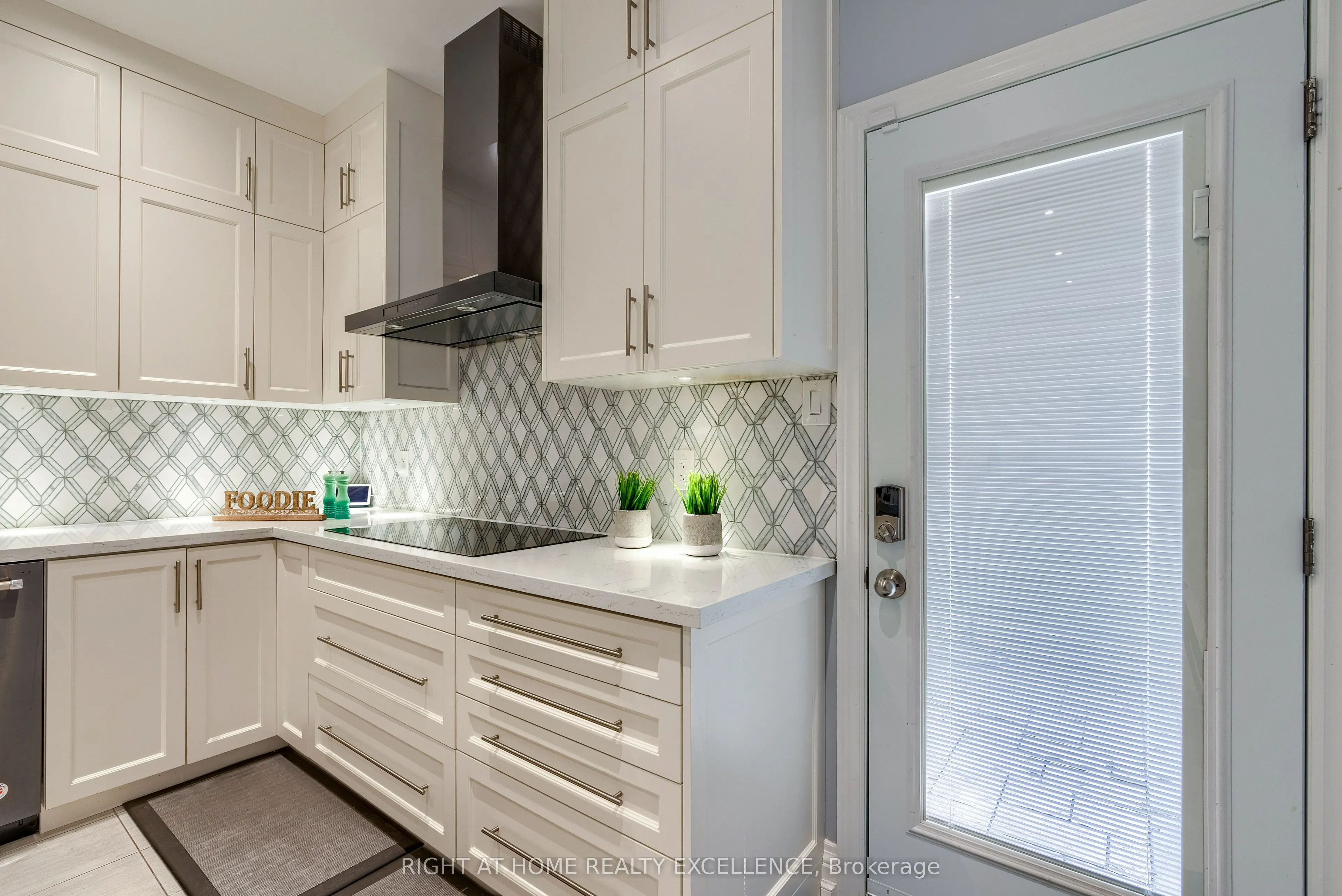 6862 Gooderham Estate Boulevard