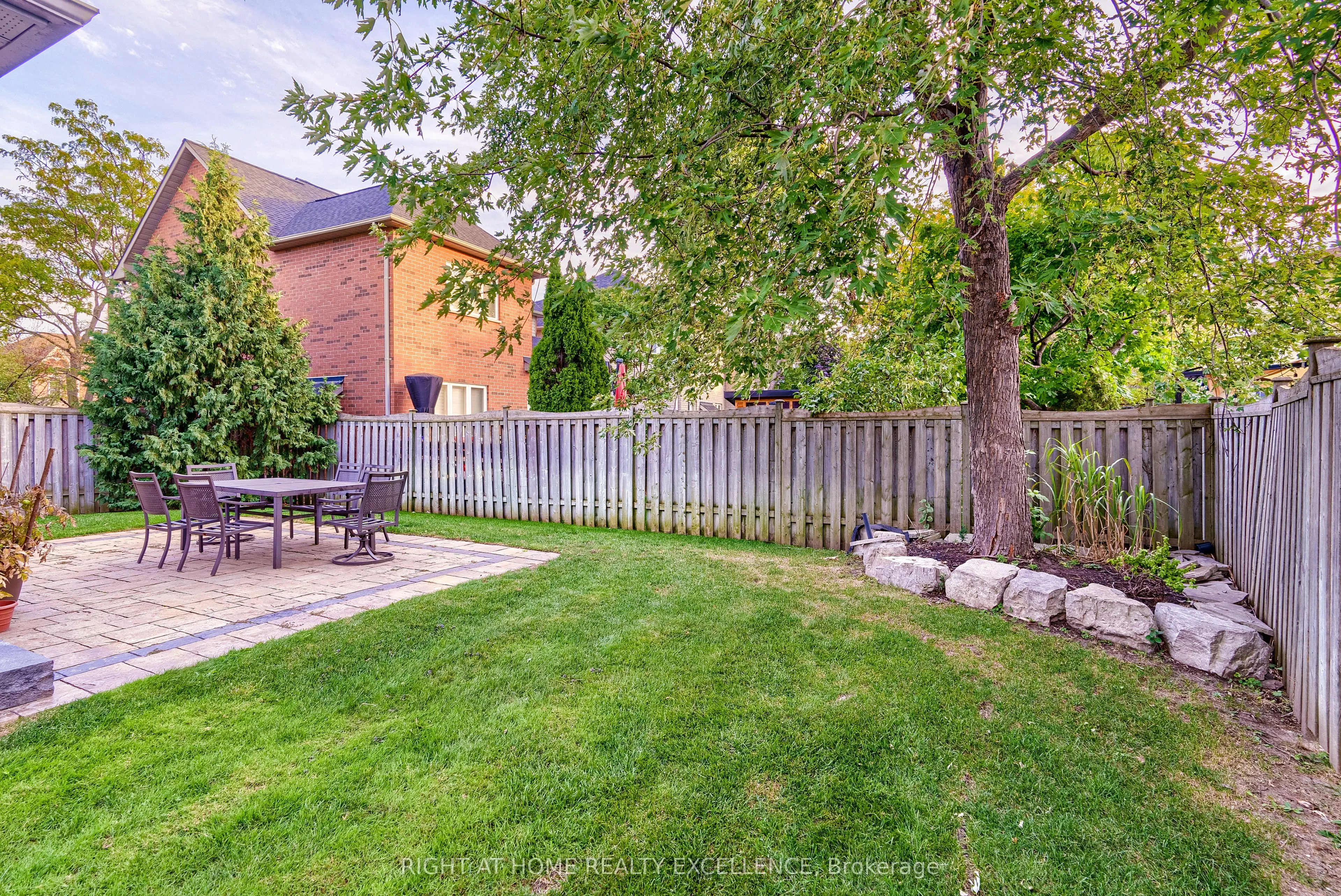 6862 Gooderham Estate Boulevard