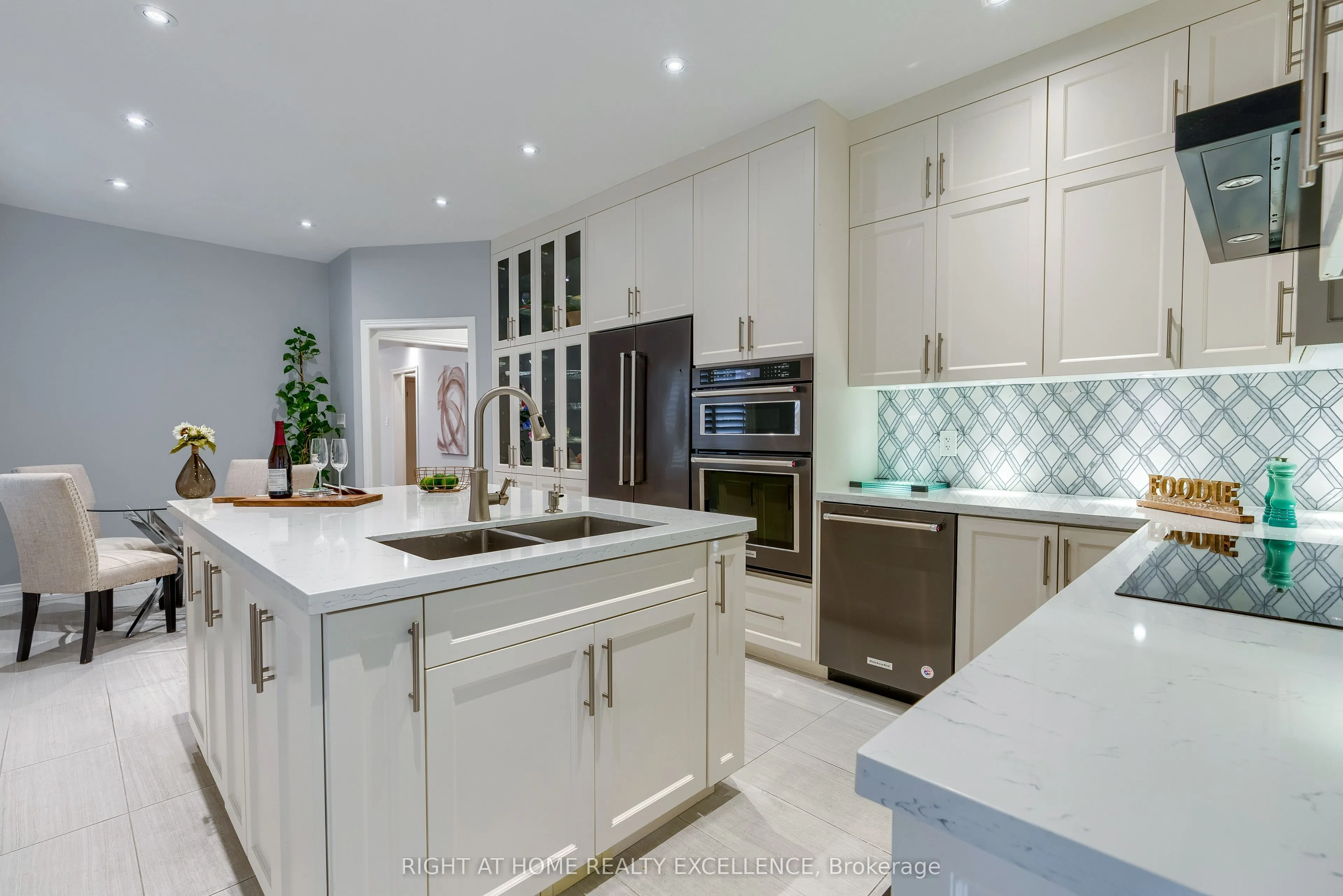 6862 Gooderham Estate Boulevard