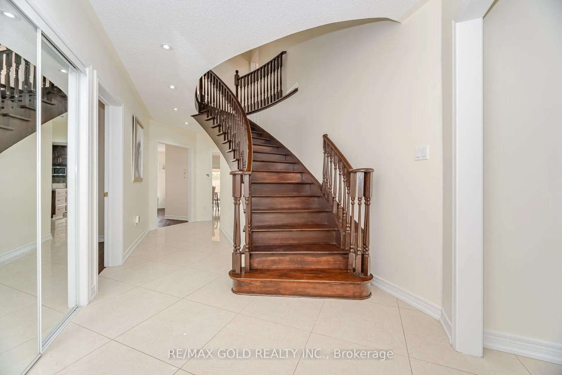 30 Golden Eagle Road