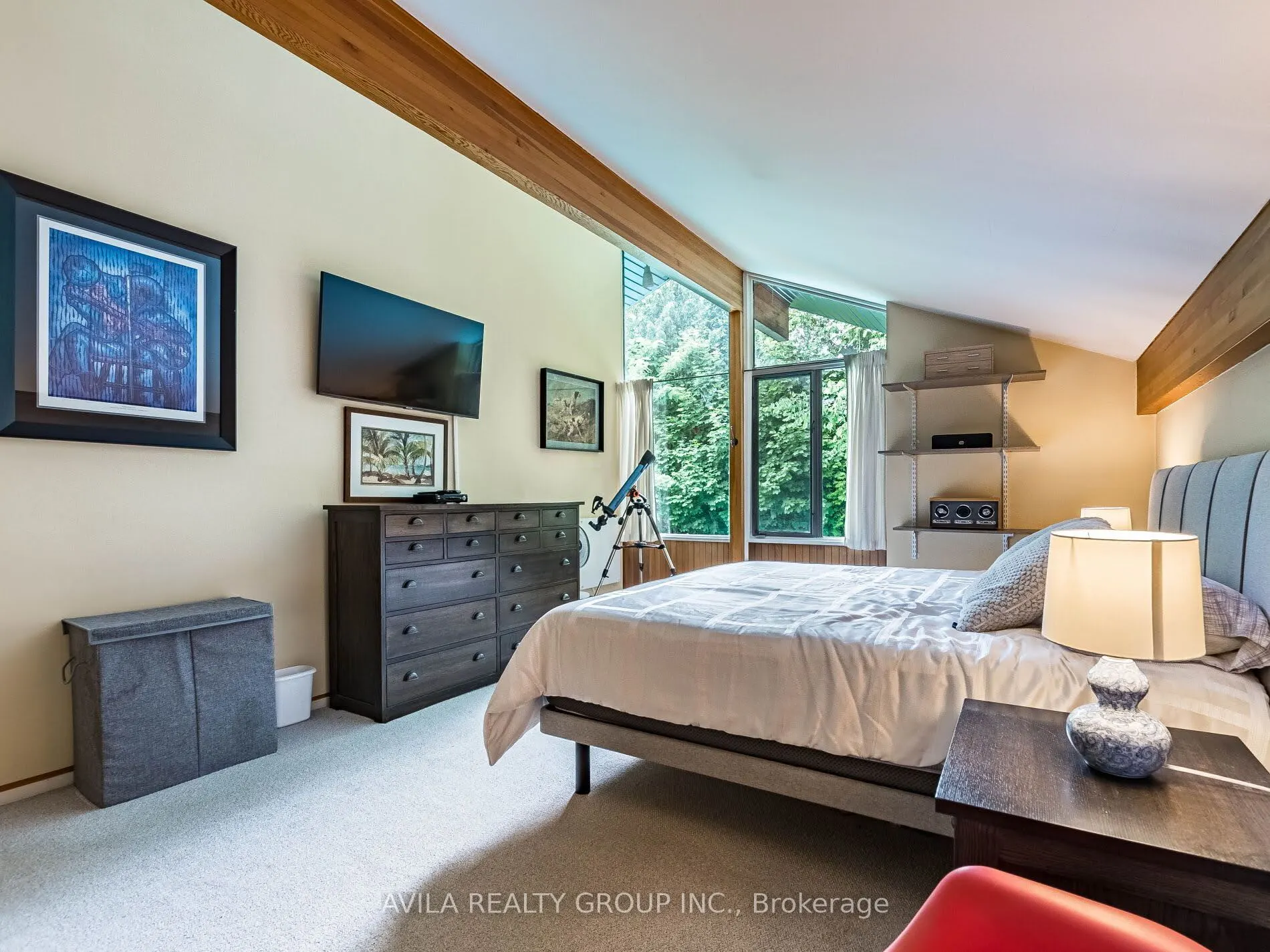 12 Woodbrook Drive