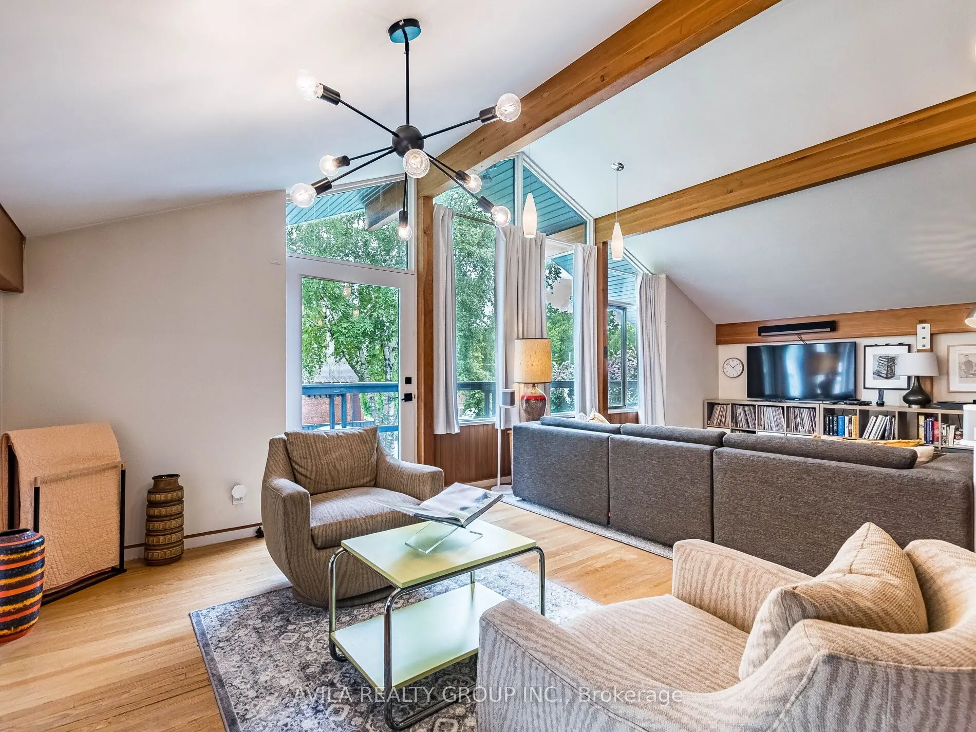 12 Woodbrook Drive