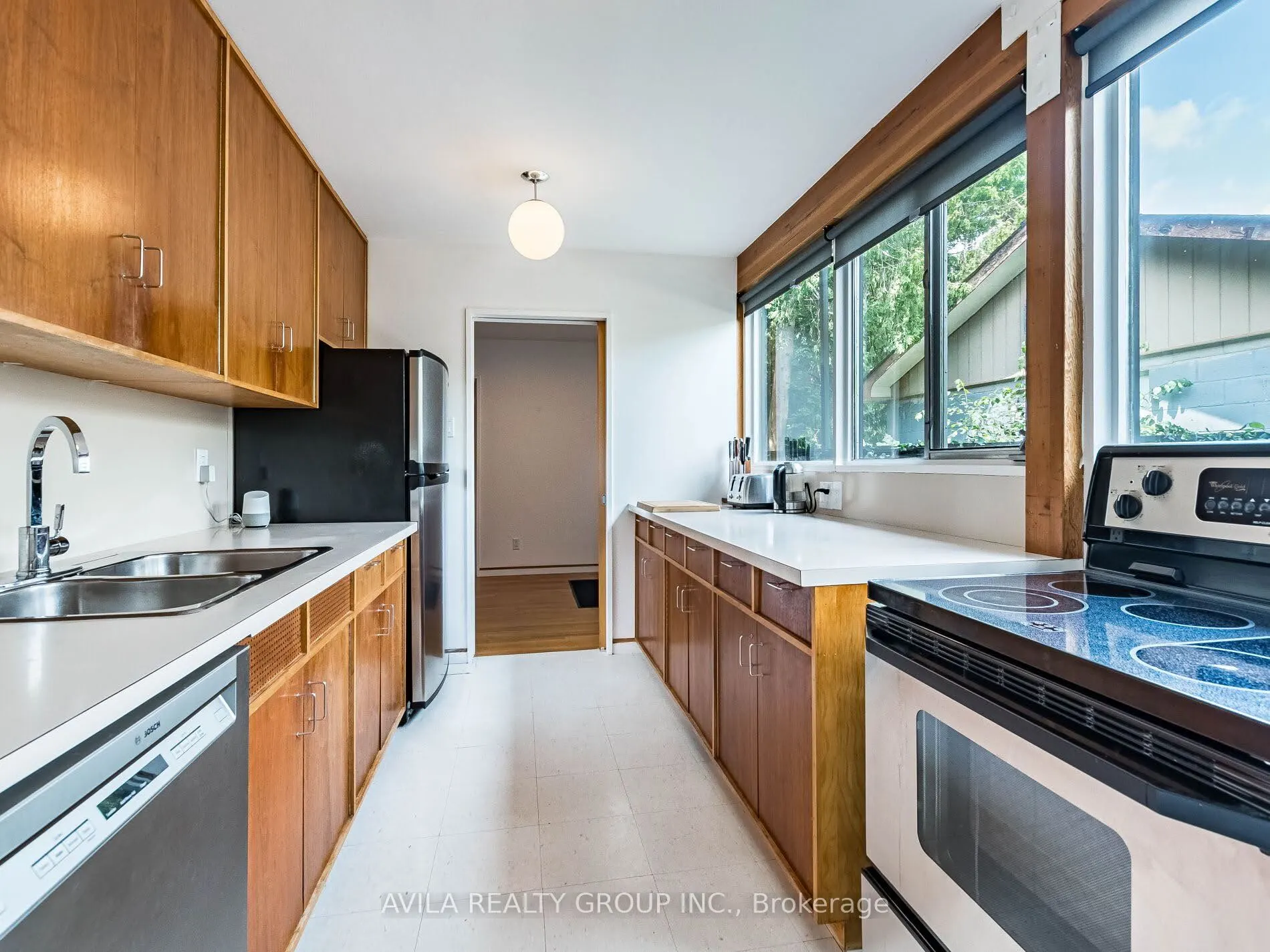 12 Woodbrook Drive