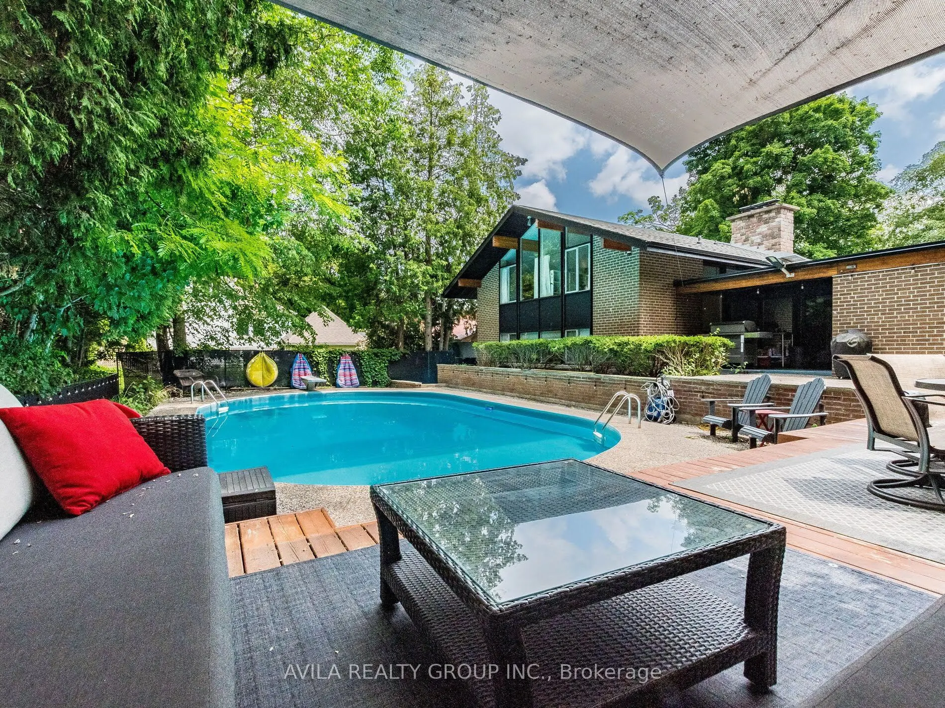 12 Woodbrook Drive