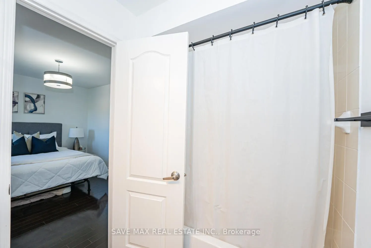 3645 Indigo Crescent