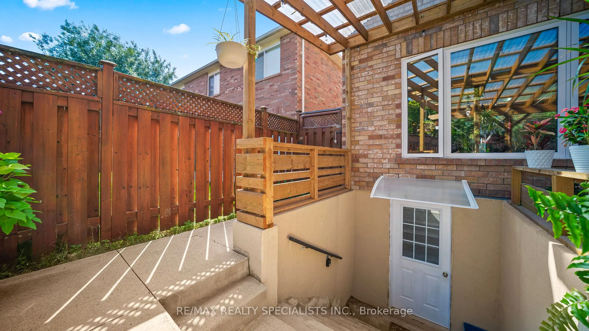 749 IRVING Terrace