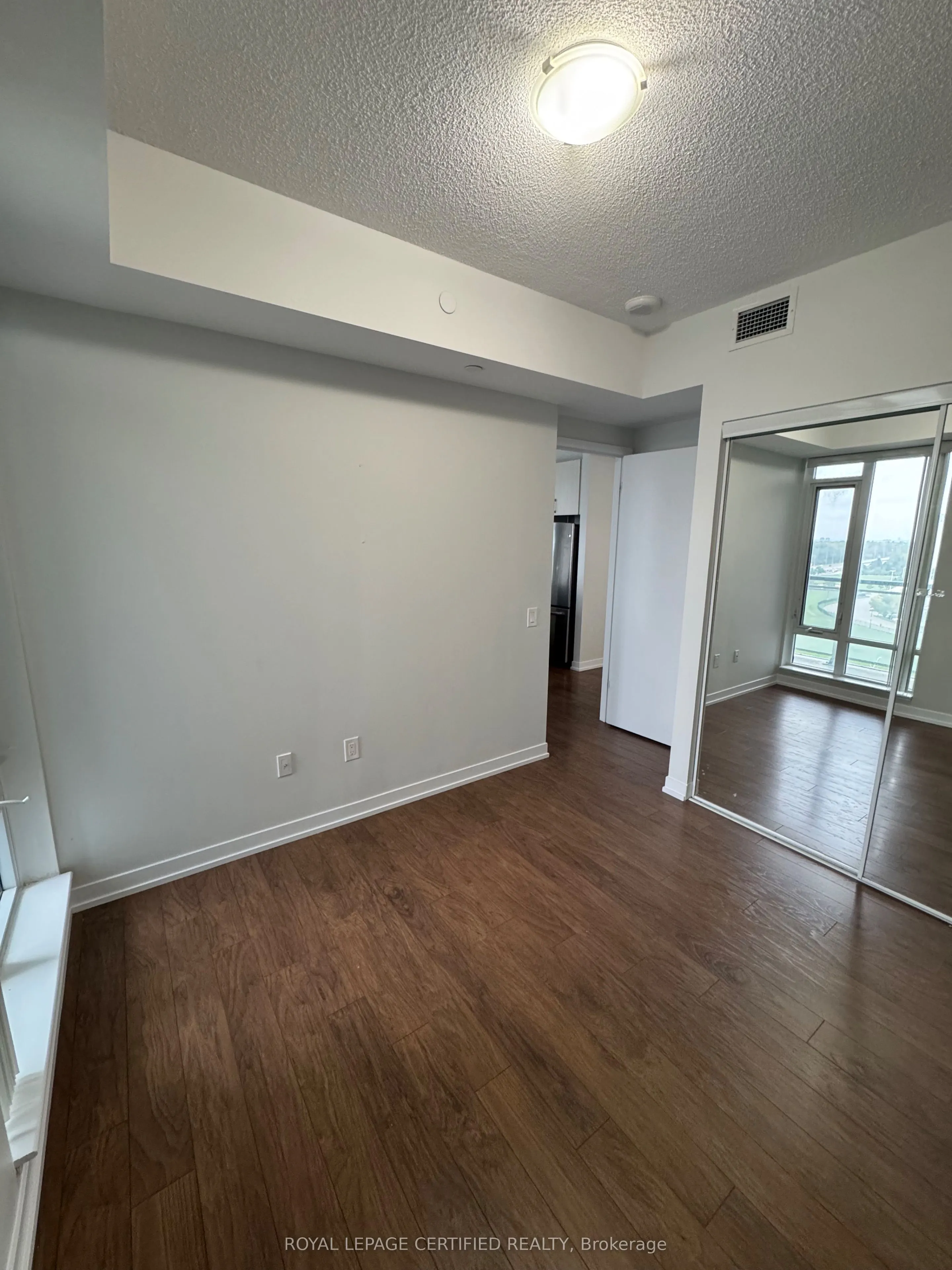 2560 Eglinton Avenue, #11