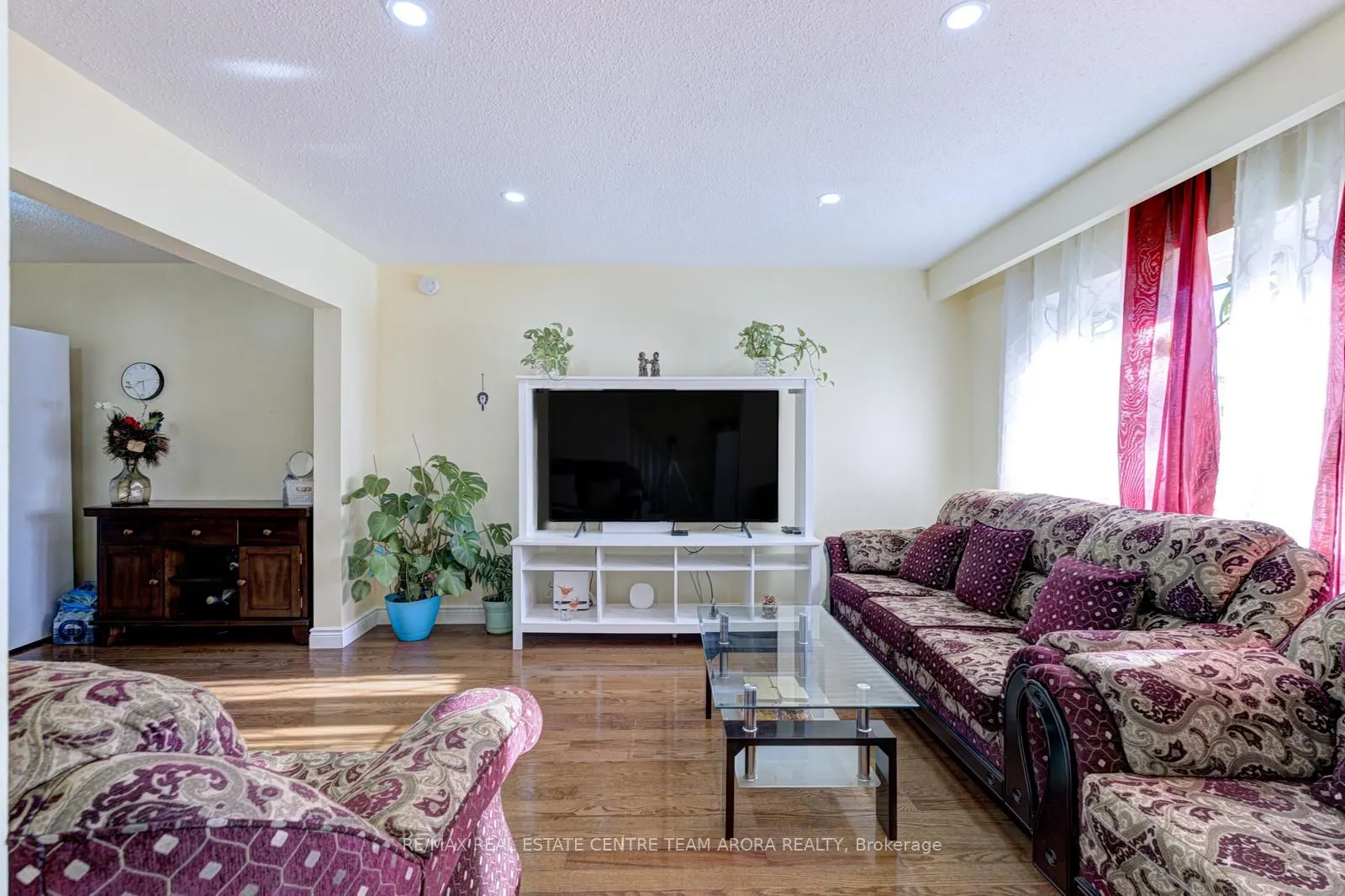 21 Juniper Crescent