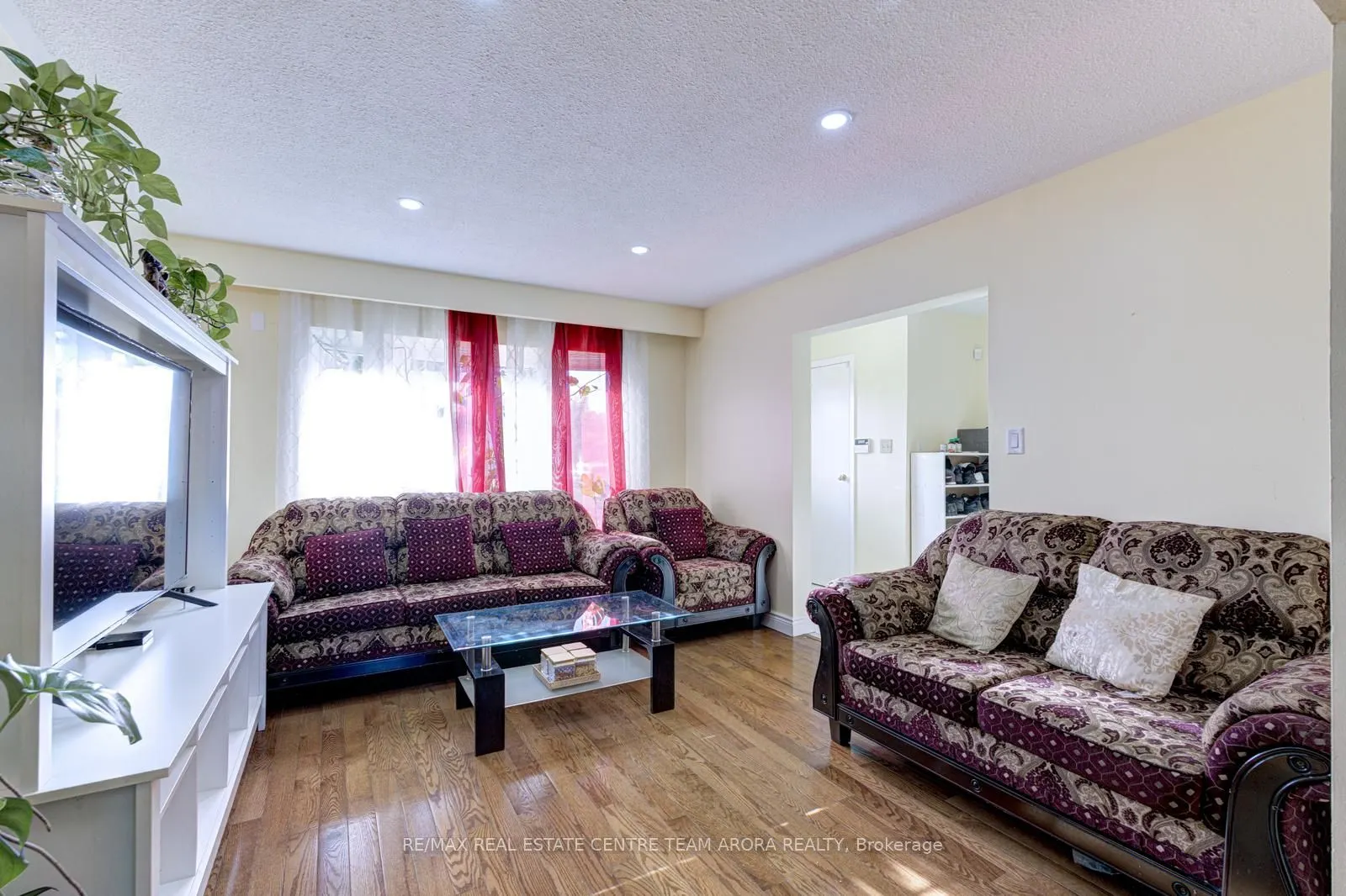 21 Juniper Crescent