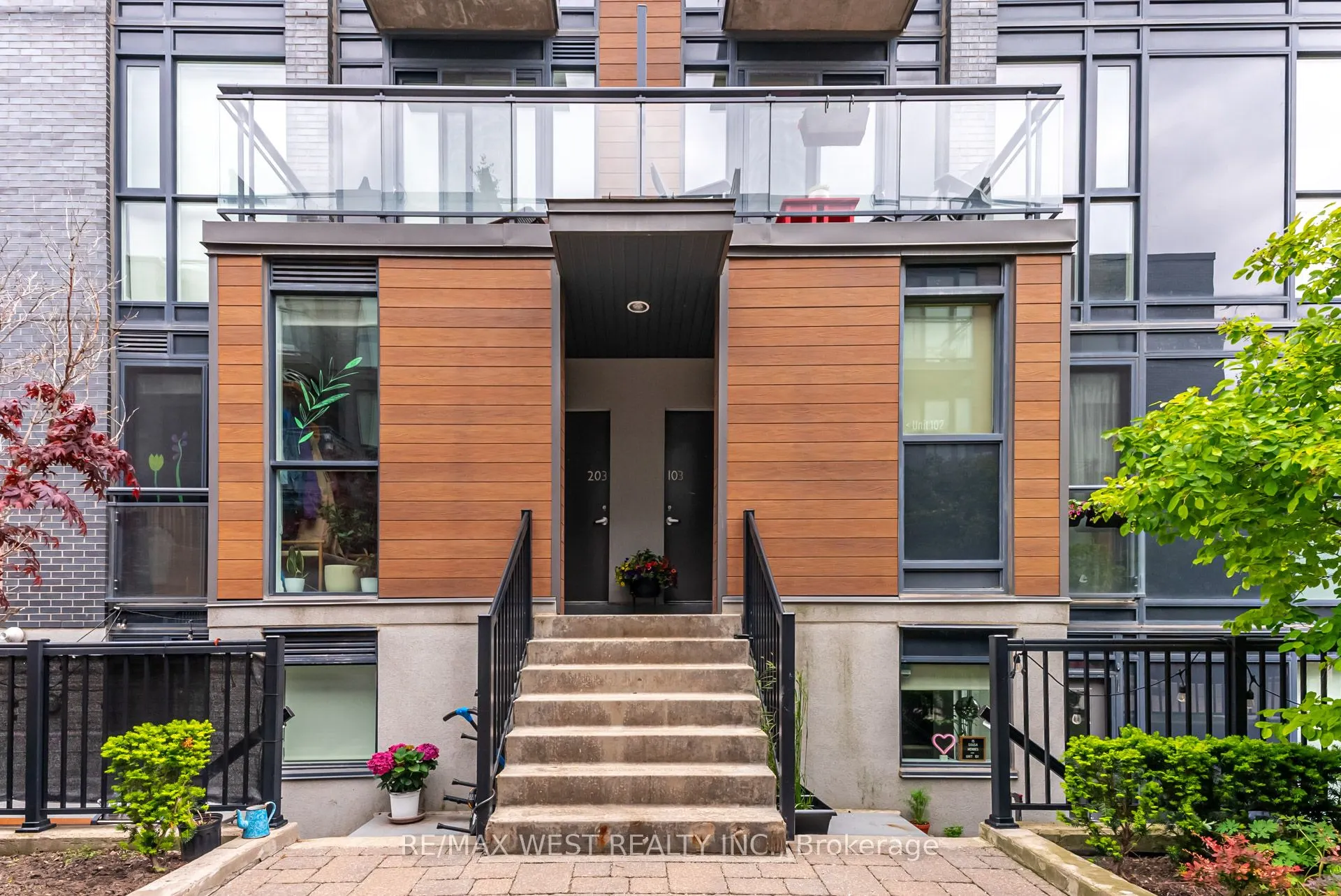 15 Sousa Mendes Street, #103