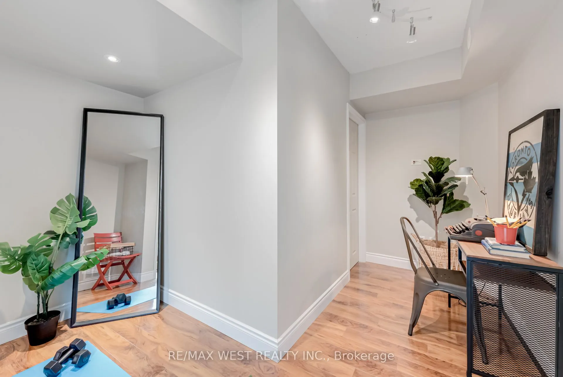 15 Sousa Mendes Street, #103