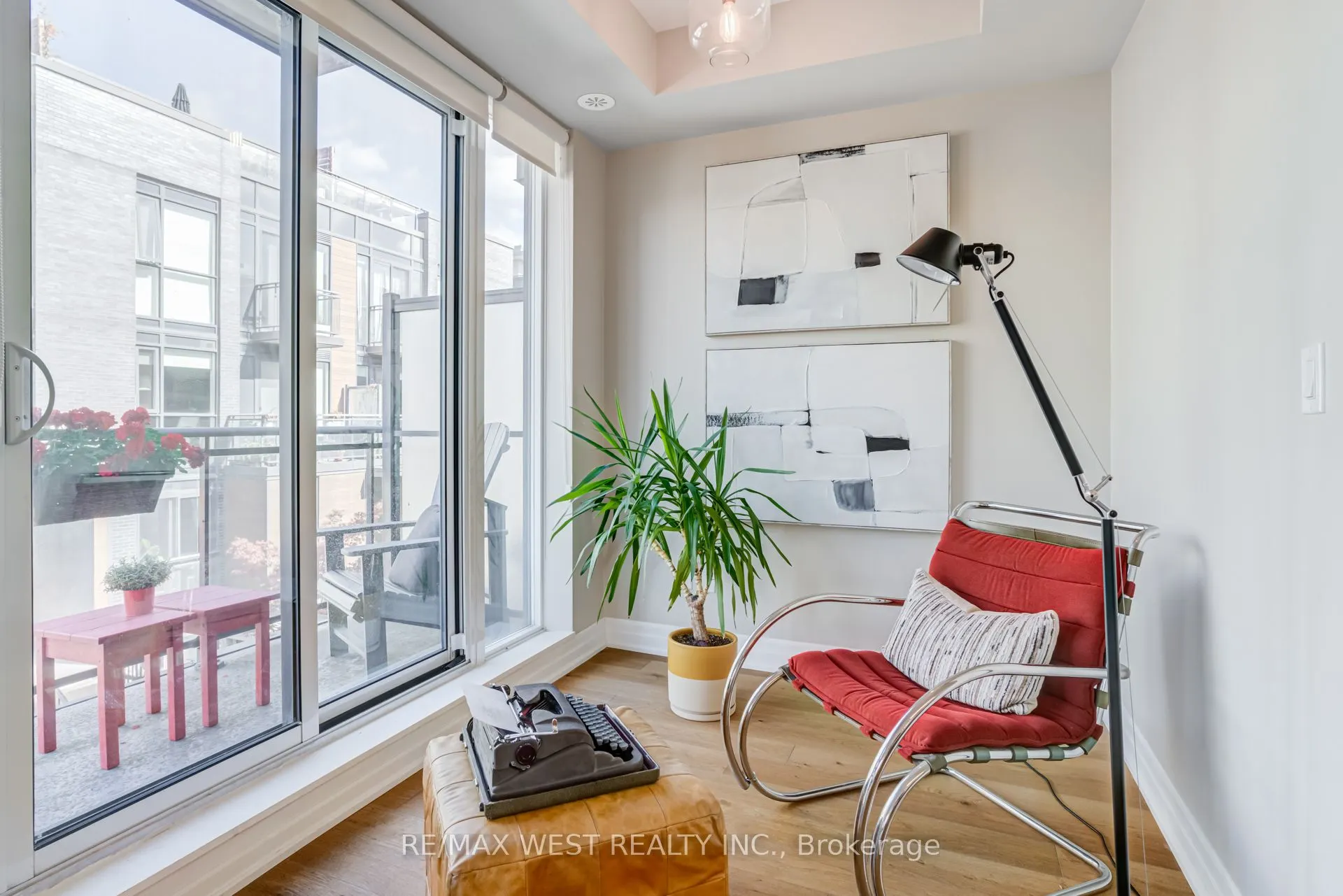 15 Sousa Mendes Street, #103