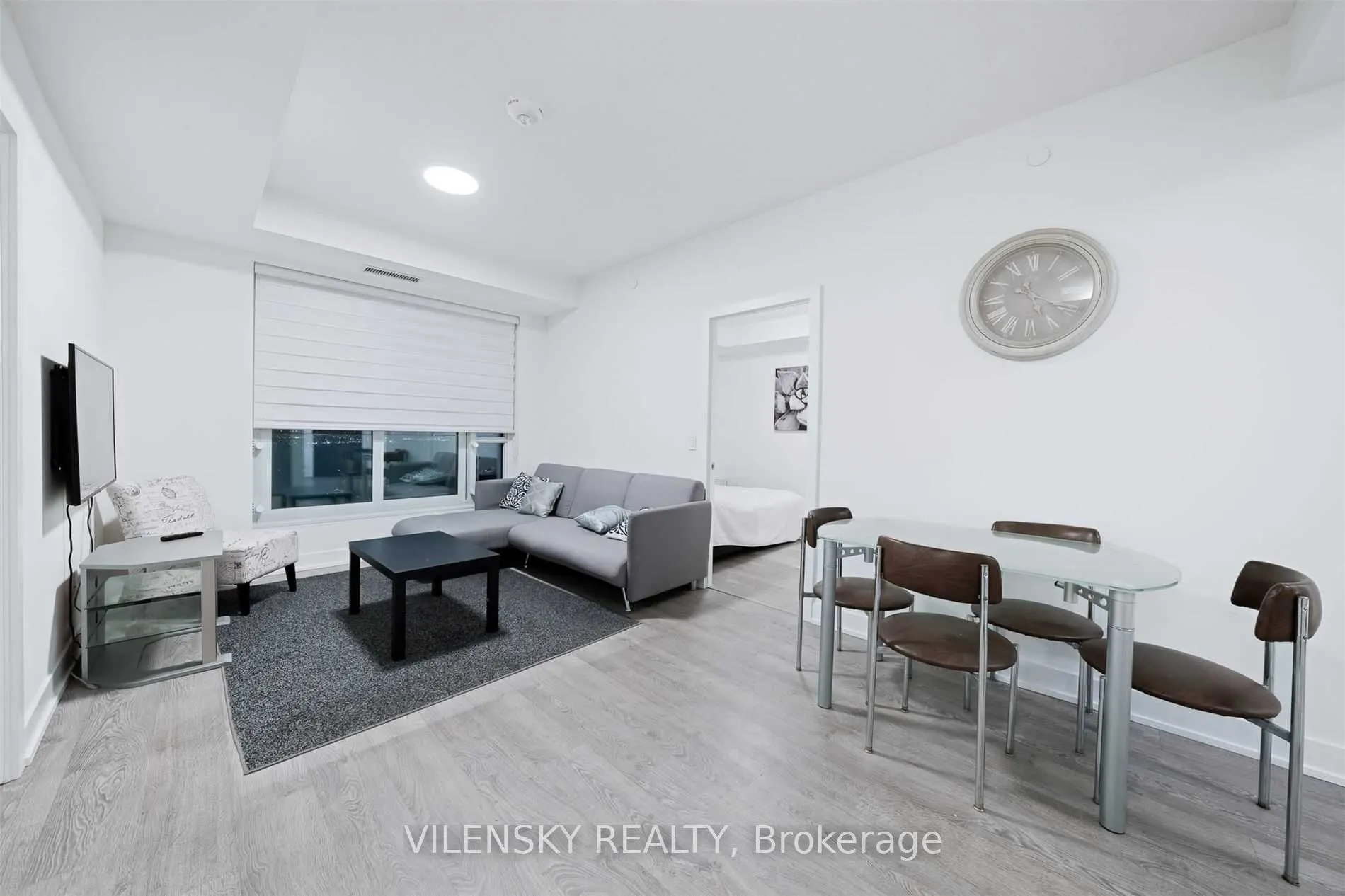 7 Mabelle Avenue, #3207