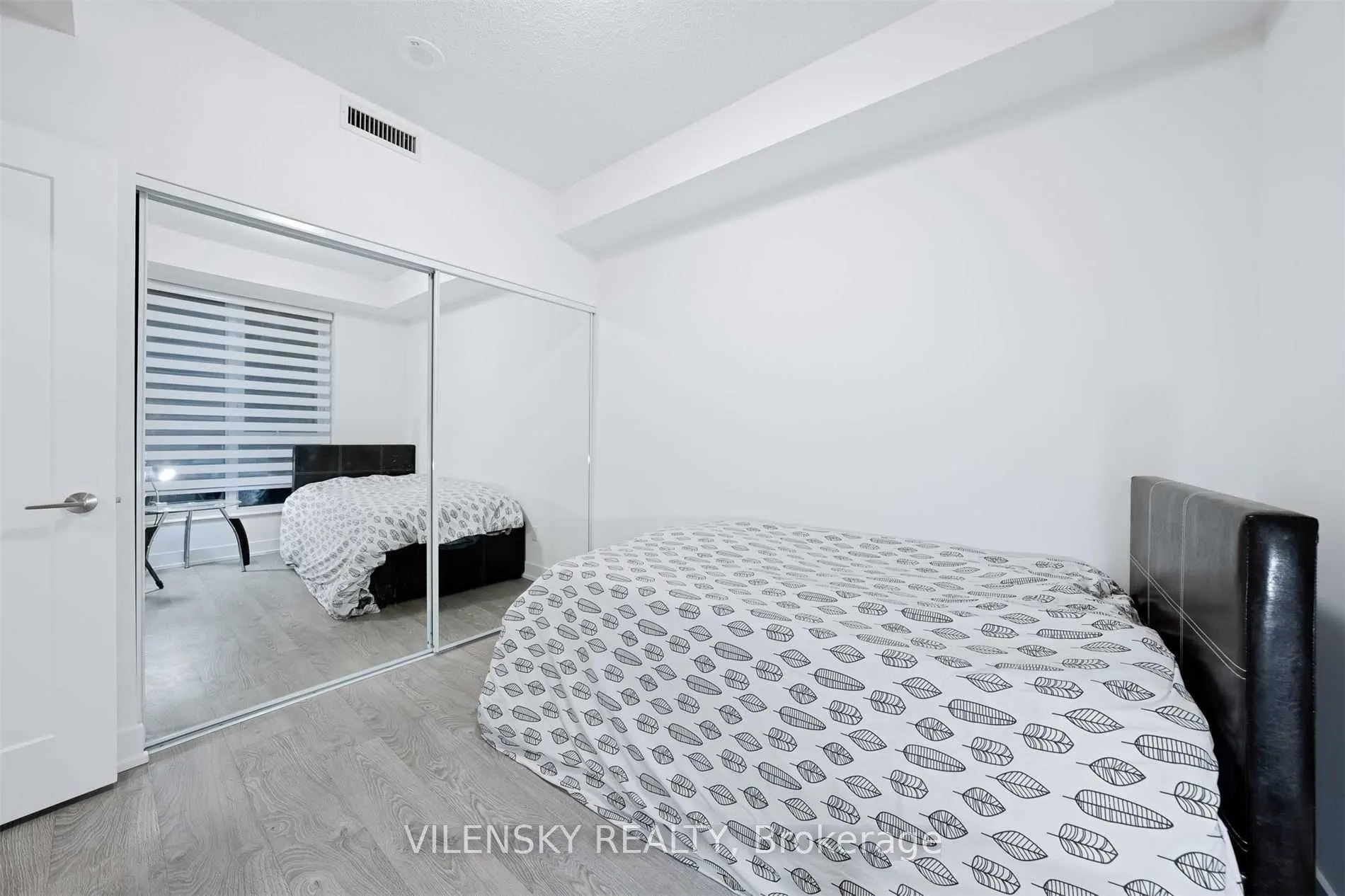 7 Mabelle Avenue, #3207