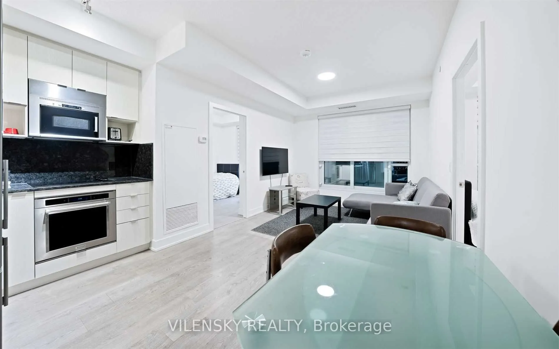 7 Mabelle Avenue, #3207