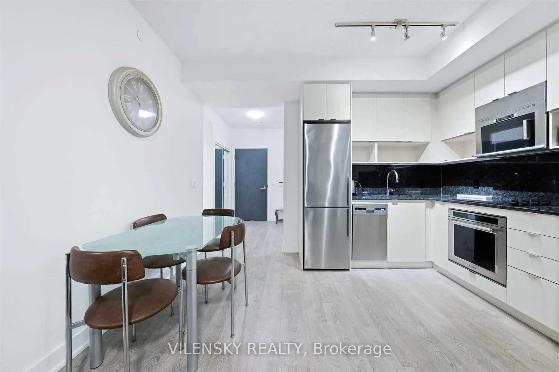 7 Mabelle Avenue, #3207